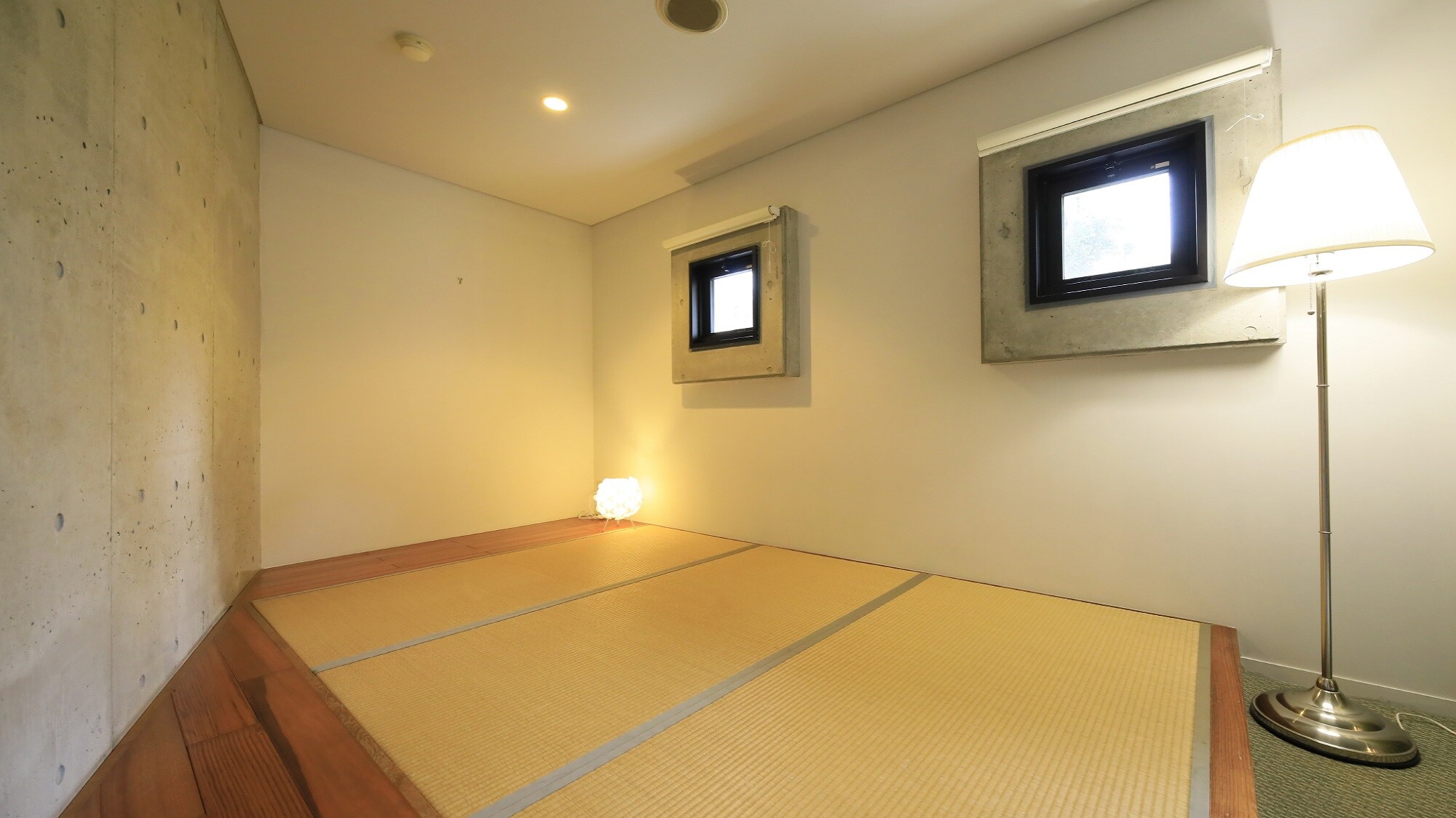 [Wide corner room]