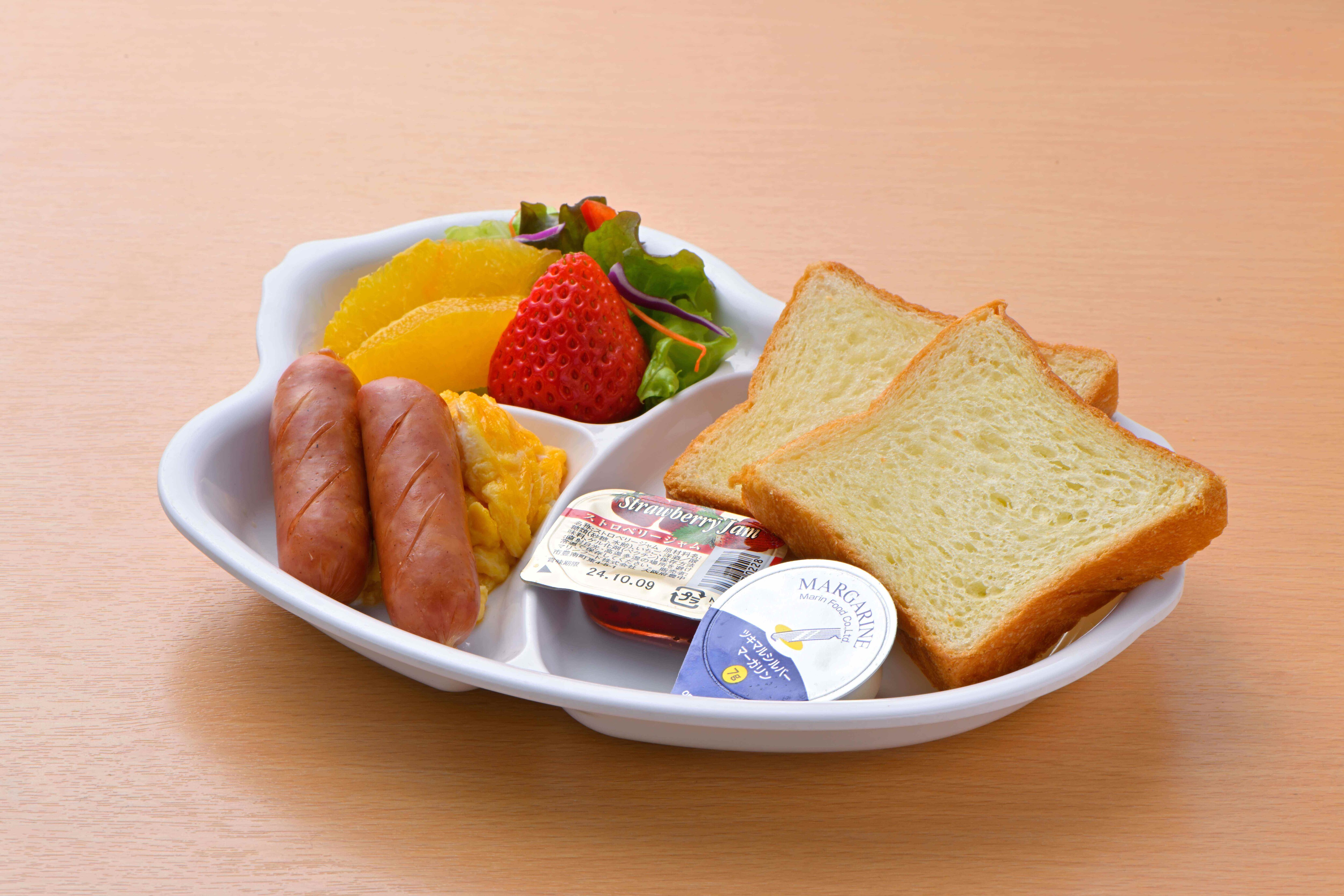 Free breakfast for infants (Family plan only)
