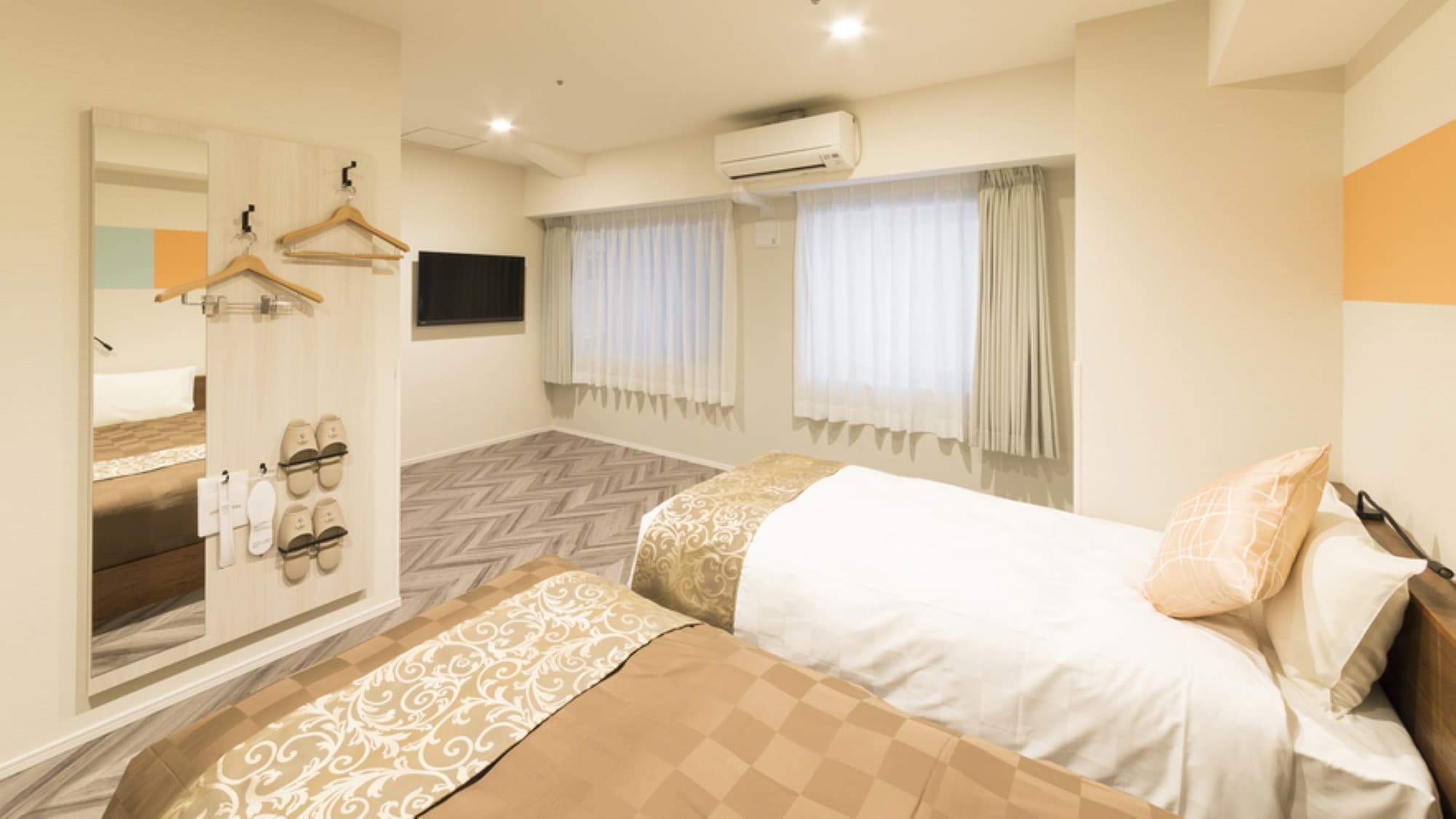 Universal Twin Room 21m2/1-2 people/2 single beds