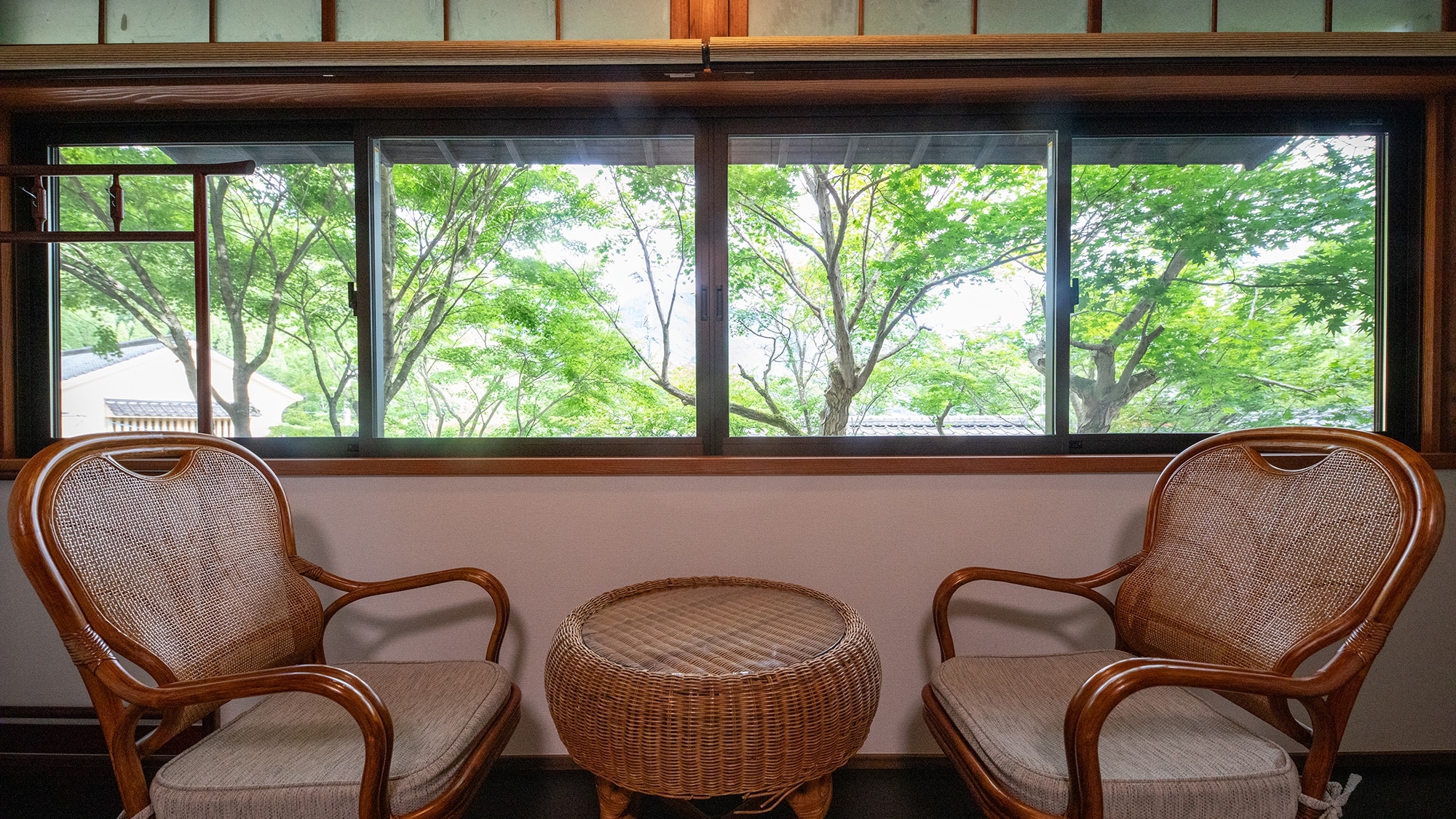 [Kaede] Main house guest room 2nd floor_8 tatami Japanese-style room A space to spend blissful time while watching the greenery of the four seasons