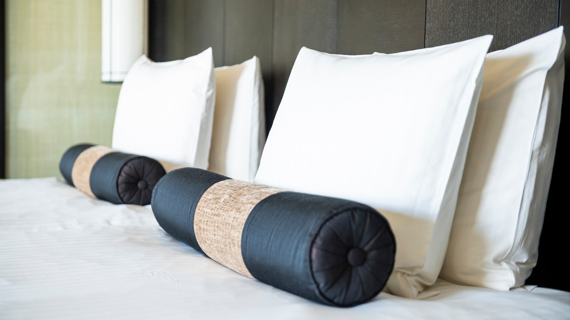 使用與全球床品品牌席夢思、Sealy 聯合開發的高品質床褥