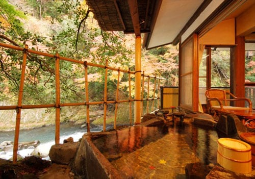Guest room open-air bath example