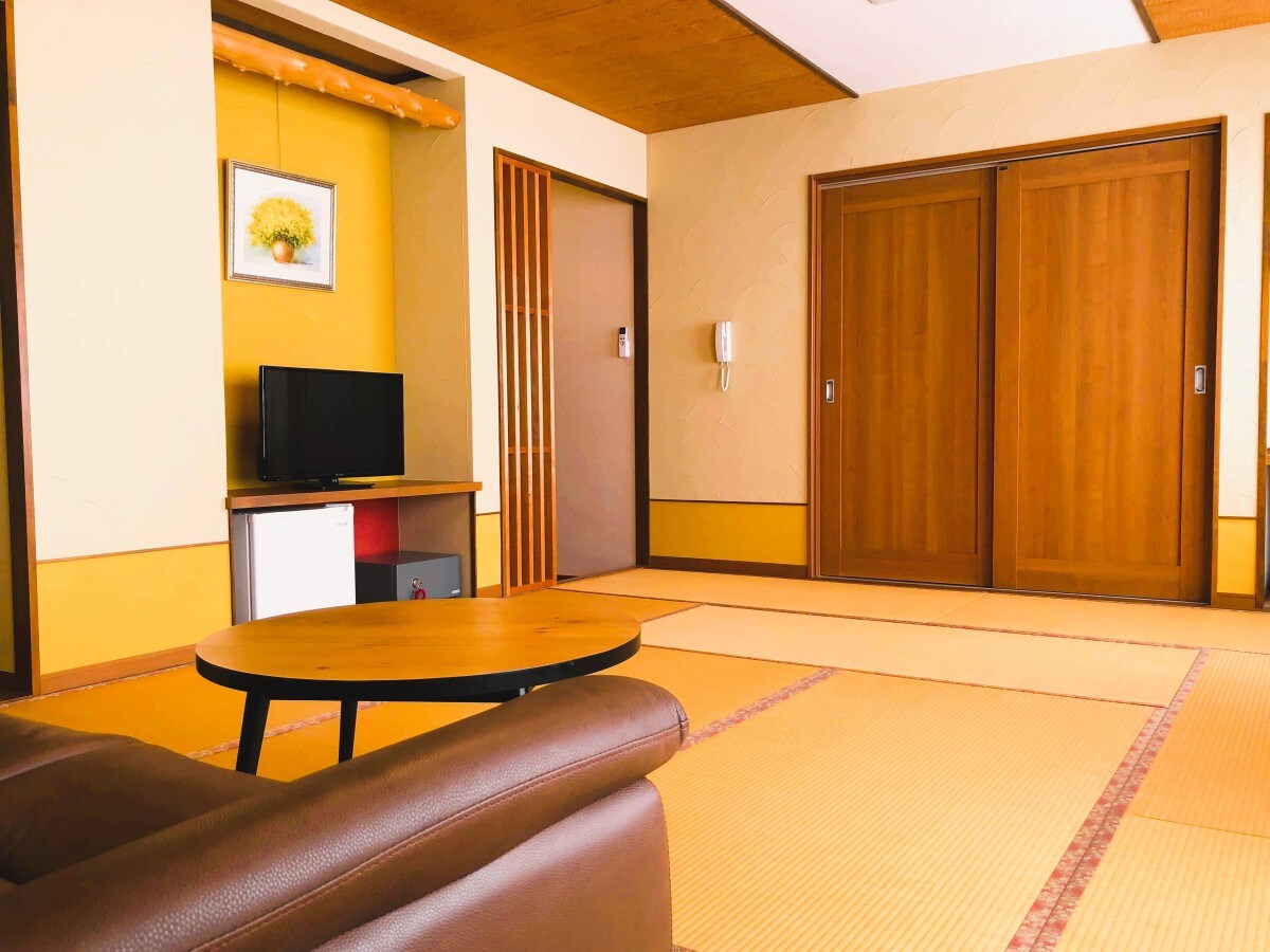 〇207 (non-smoking) Japanese-style room, 12 tatami mats