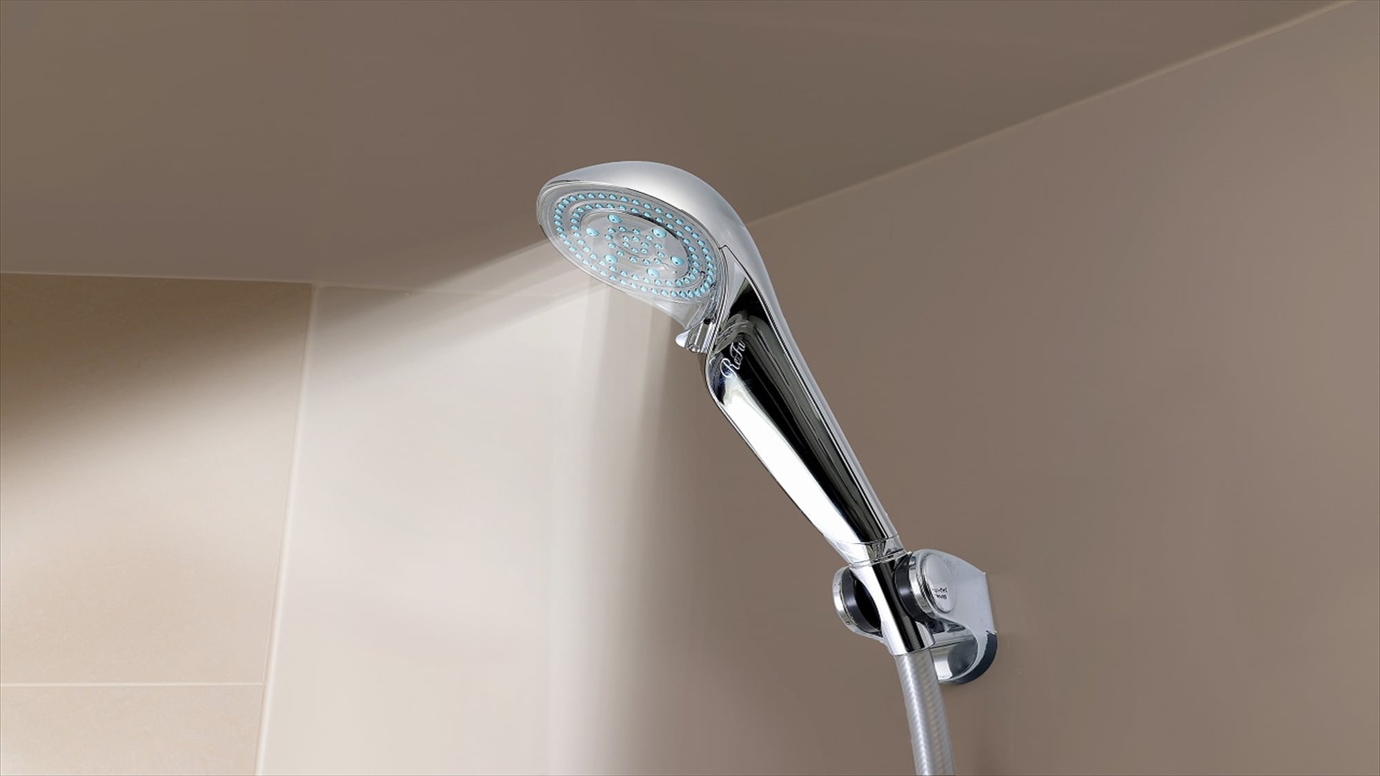All guest rooms are equipped with shower heads for "ReFa"