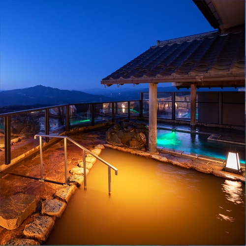 ■ Open-air bath with a view ■
