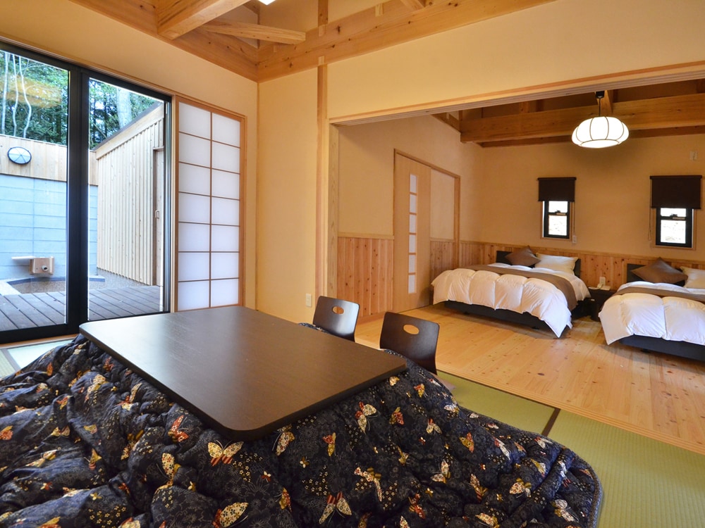 Separate guest room with open-air bath. It consists of a Japanese-style room and a bedroom.