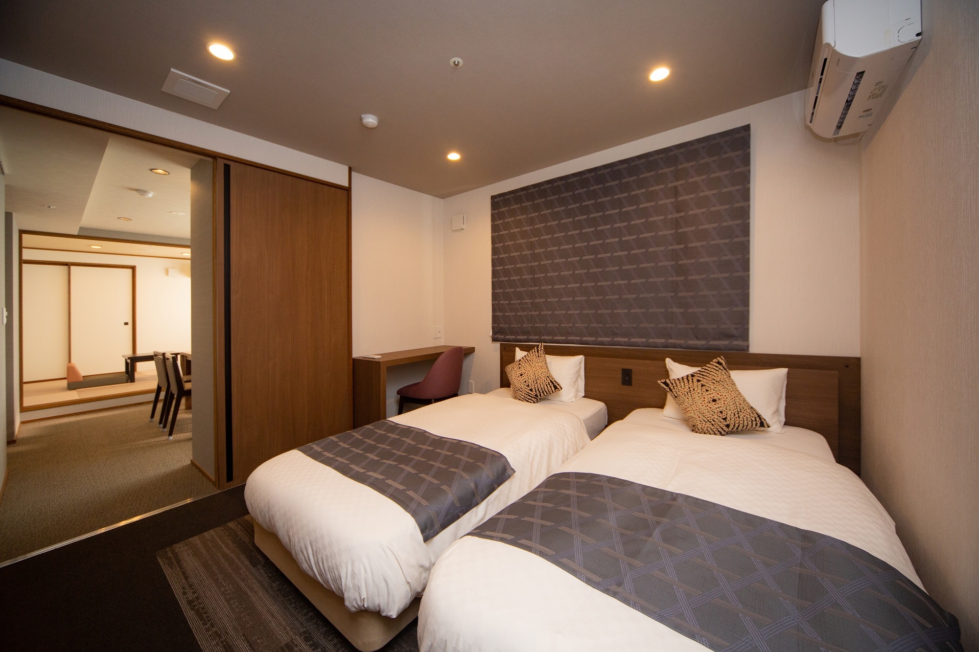 Japanese-Western style room with bath - White ~TSUKUMO~
