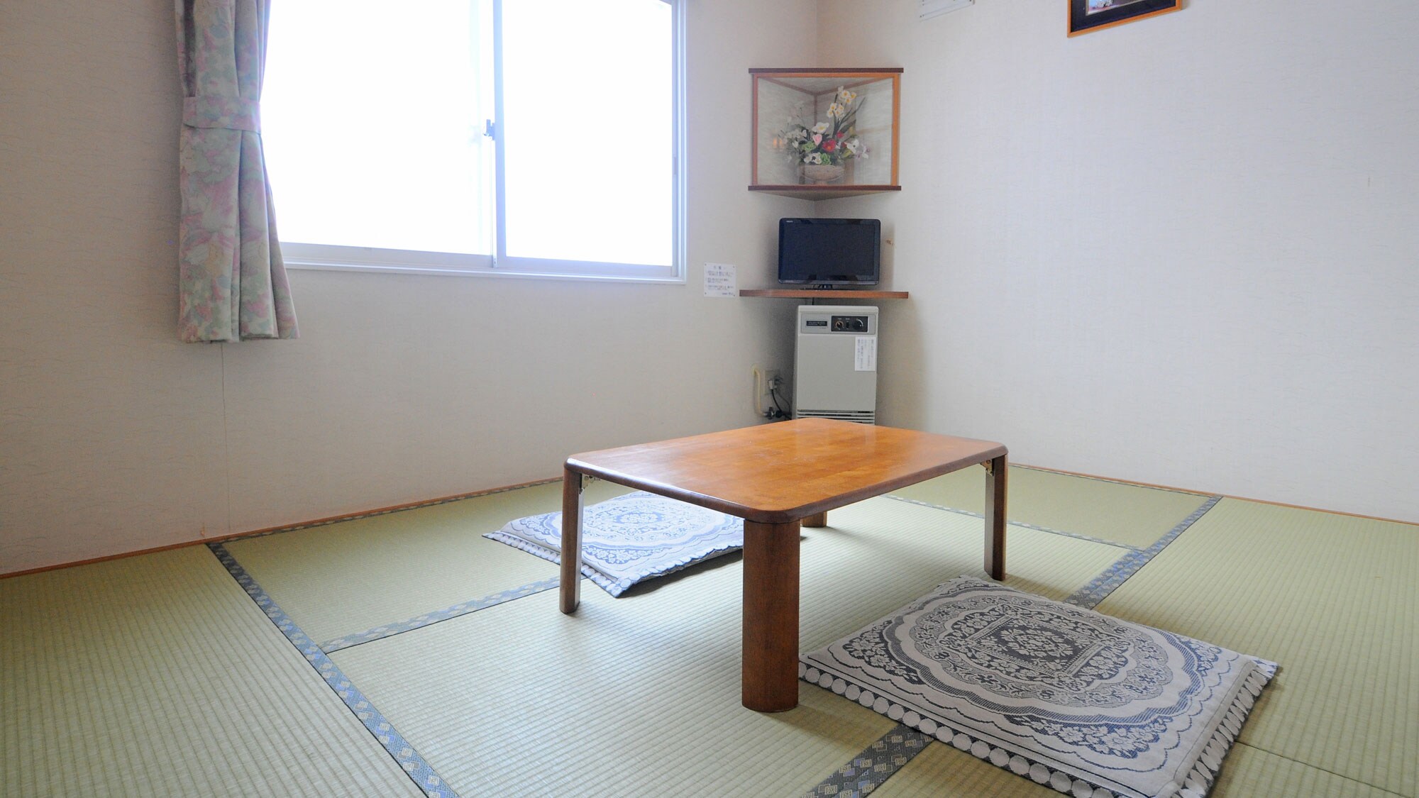 [Japanese-style room for 2 to 3 people] Please note that depending on the room, it may be a little too small for 3 adults.