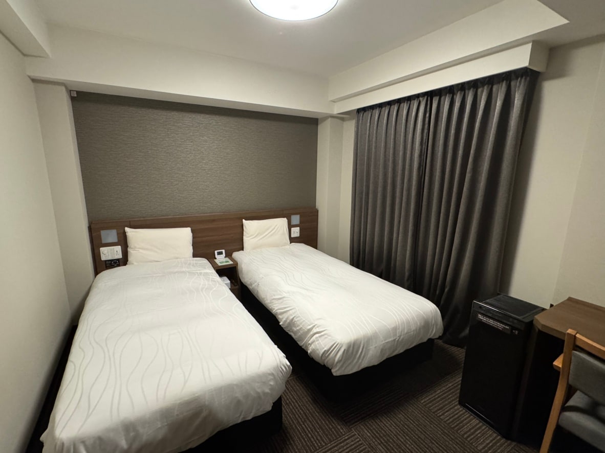 ■Kamar tidur kembar kompak■Tanpa kamar mandi■Ukuran 17,9-18,3㎡■Lebar tempat tidur 900×195cm