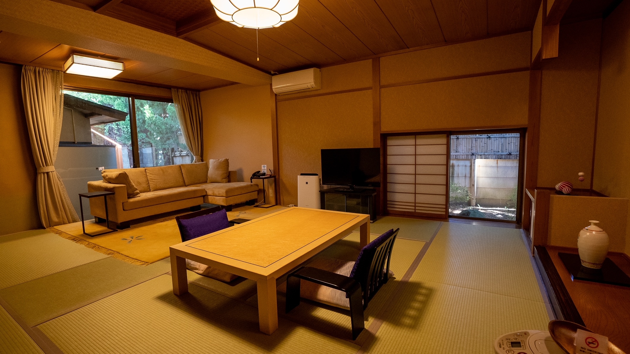 Japanese and Western room with open-air bath (Room 102)