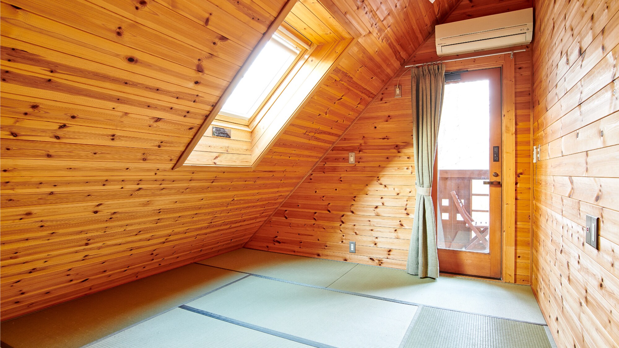 [Dog Villa Log Suite] Japanese-style room