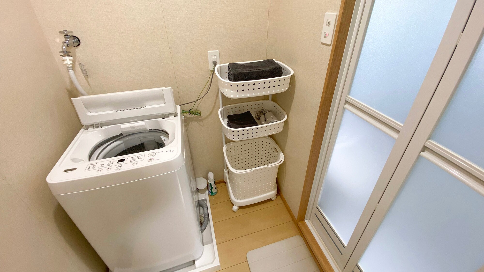 ・[Choose 2: Dressing room] Comes with a washing machine, perfect for multiple nights