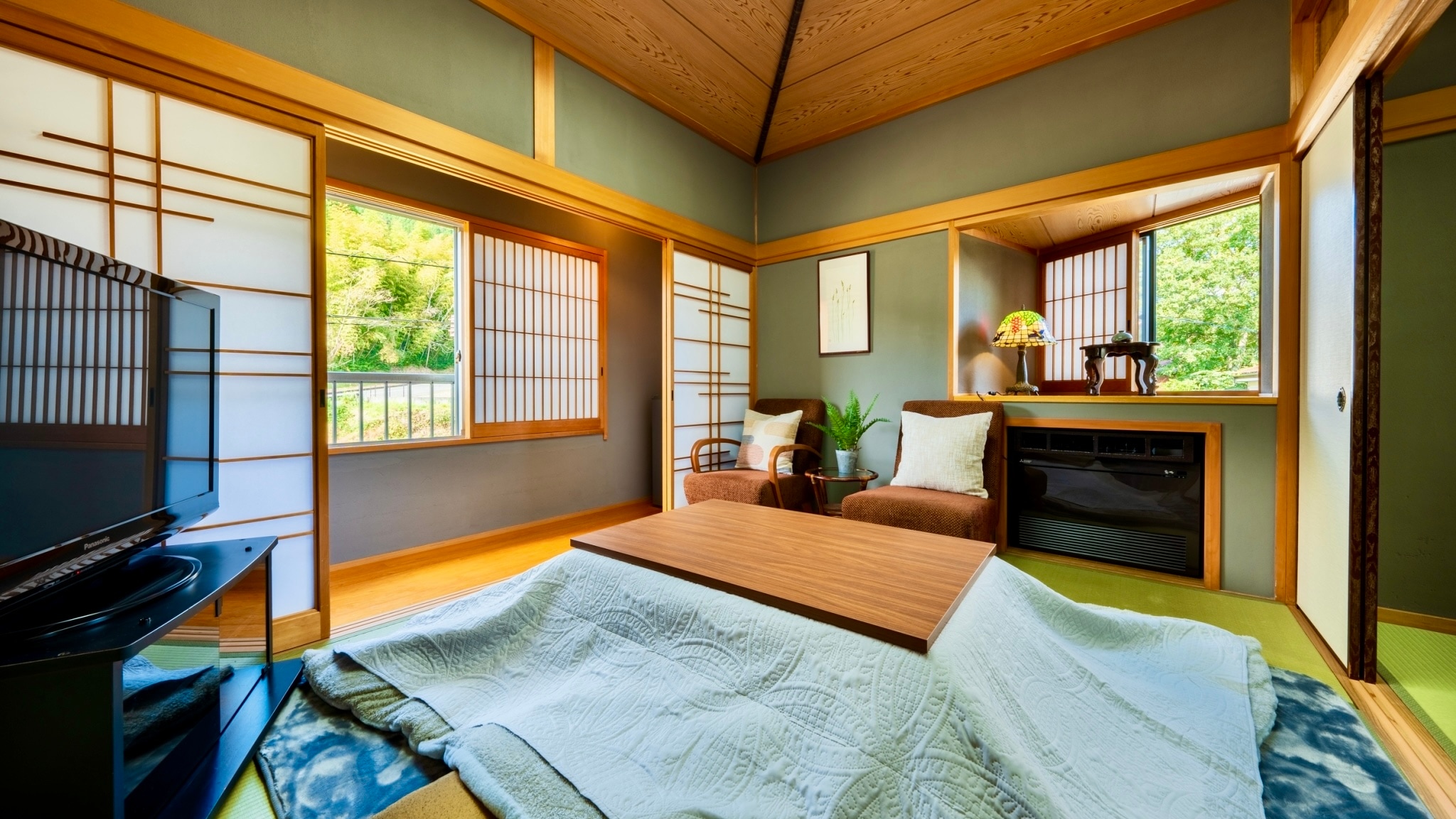 [Western-style building] Room 6, Japanese-style room/Futon x 4