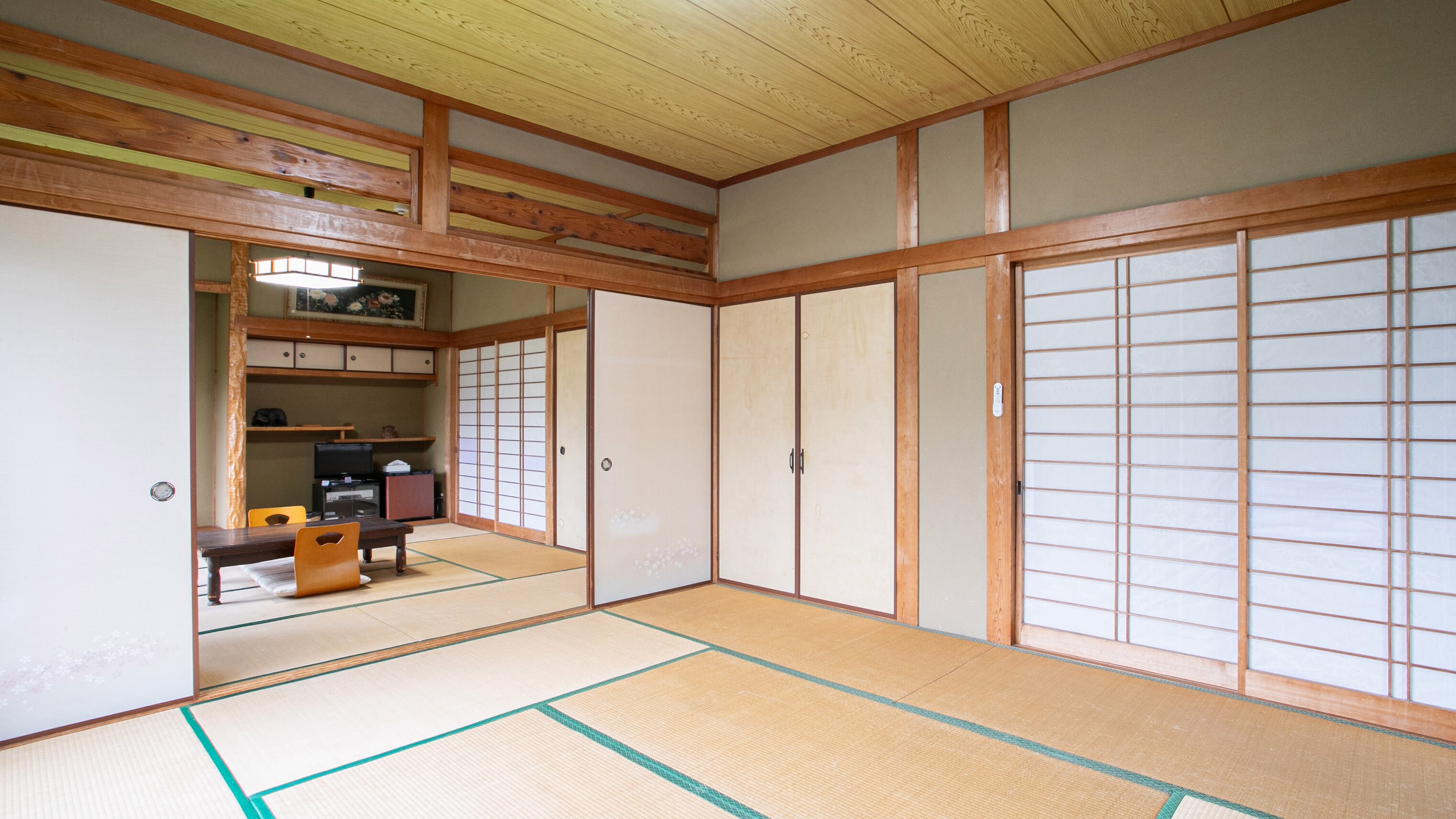 Private room: Main building Japanese-style room 16 tatami mats