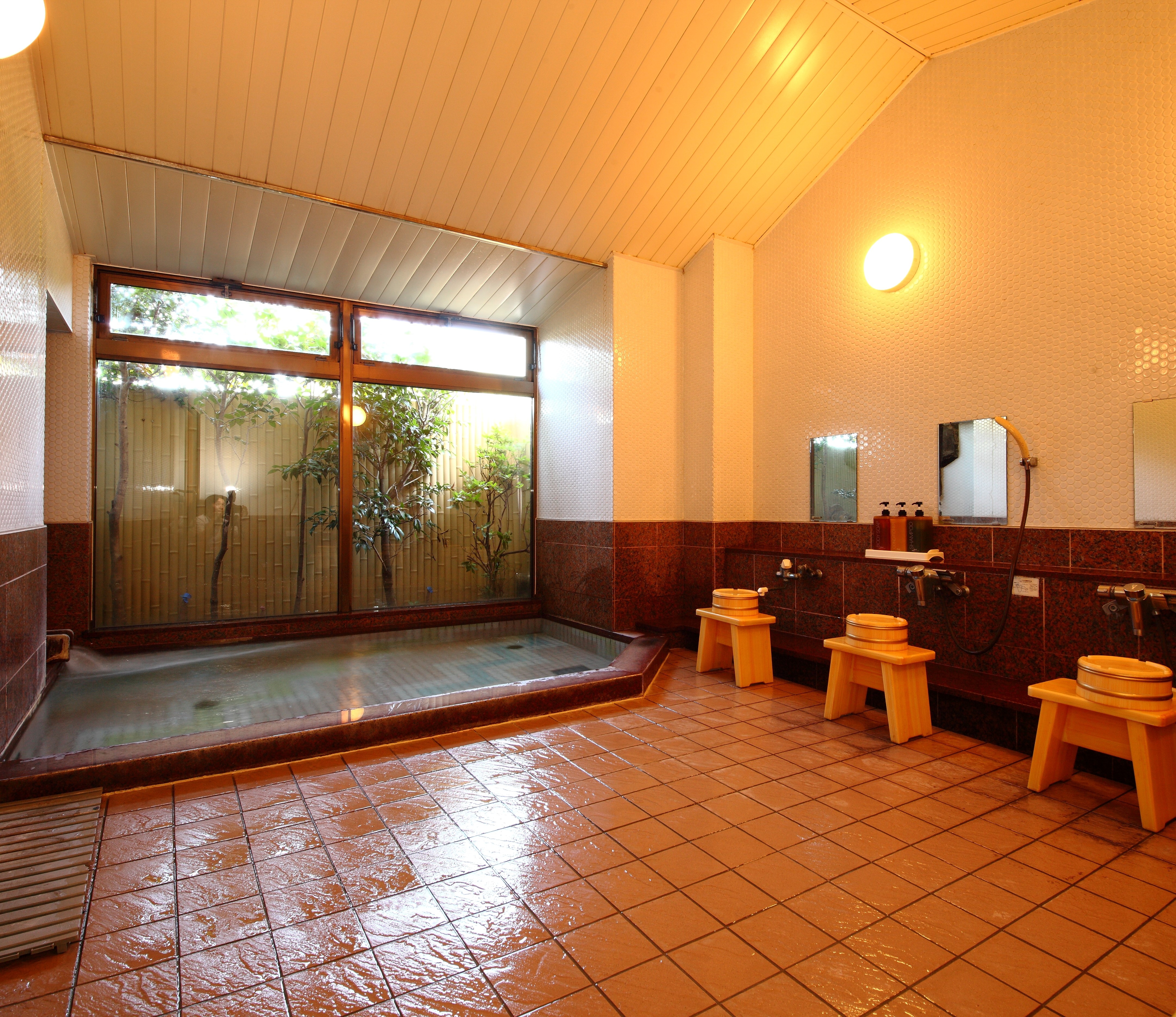 Large bath 1