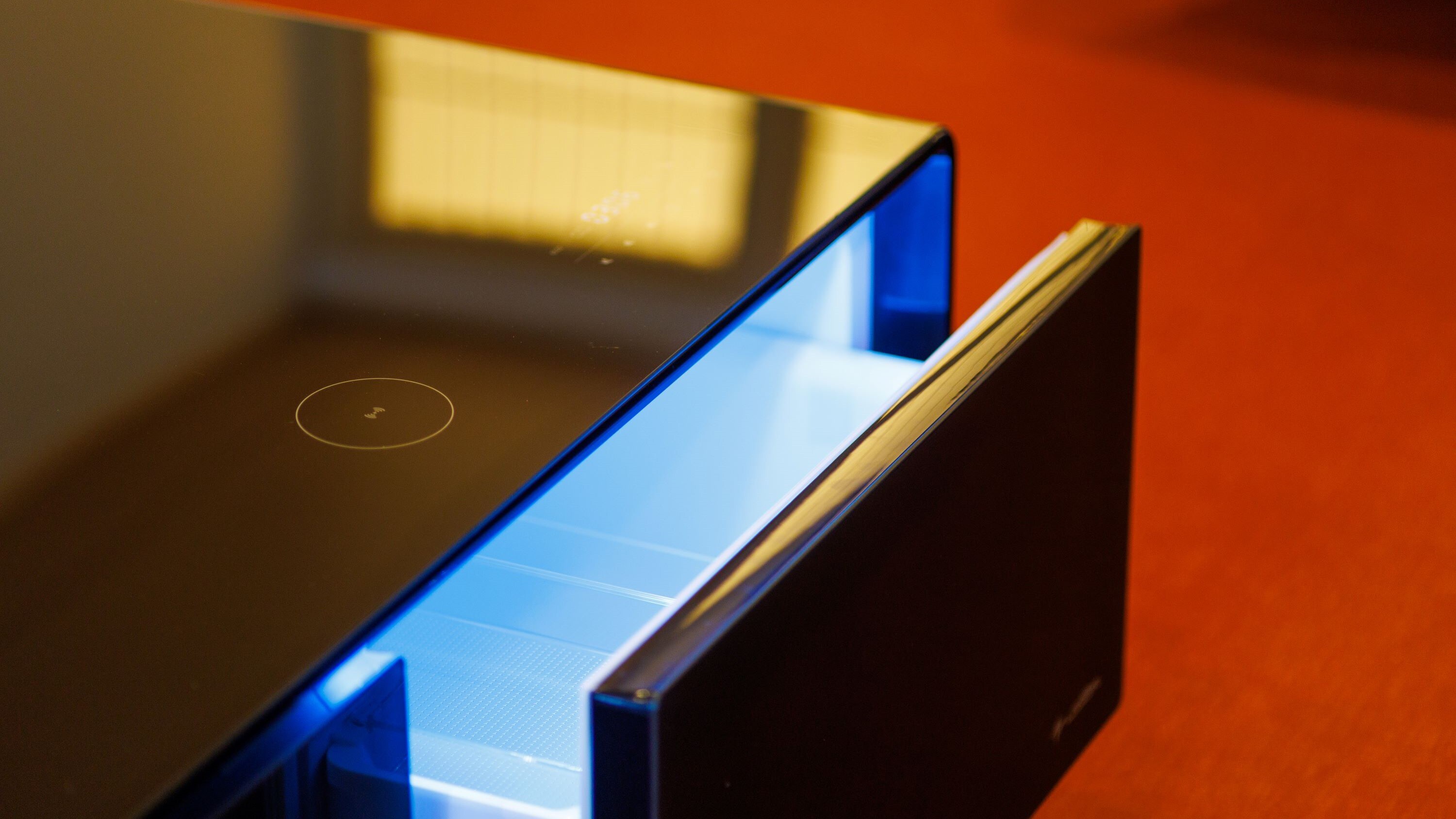 Yugori smart table