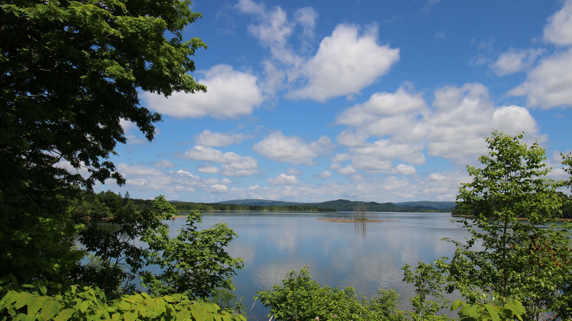 *[Terdekat/Danau Shumarinai] Danau Shumarinai memiliki salah satu wilayah perairan terluas di Jepang.