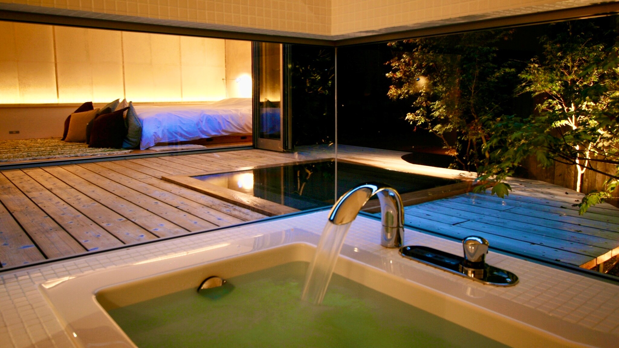 [Star Suite] เตียงขนาดคิงไซส์สุดพิเศษพร้อมดวงดาว / ห้องเดี่ยวพร้อมอ่างอาบน้ำกลางแจ้ง