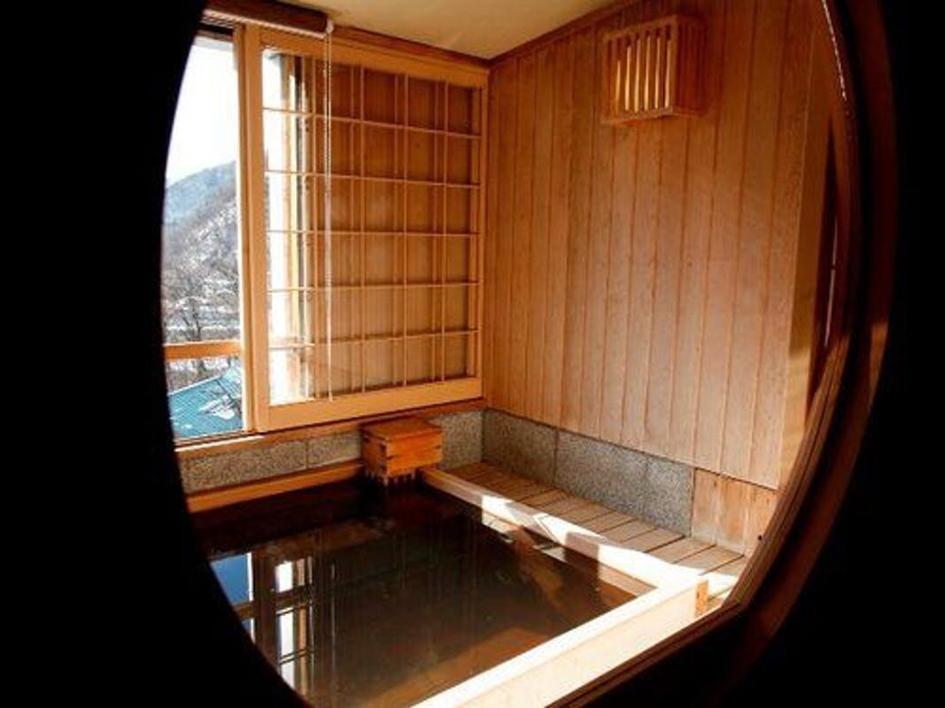 Room type entrusted [with hot springs flowing directly from the source]