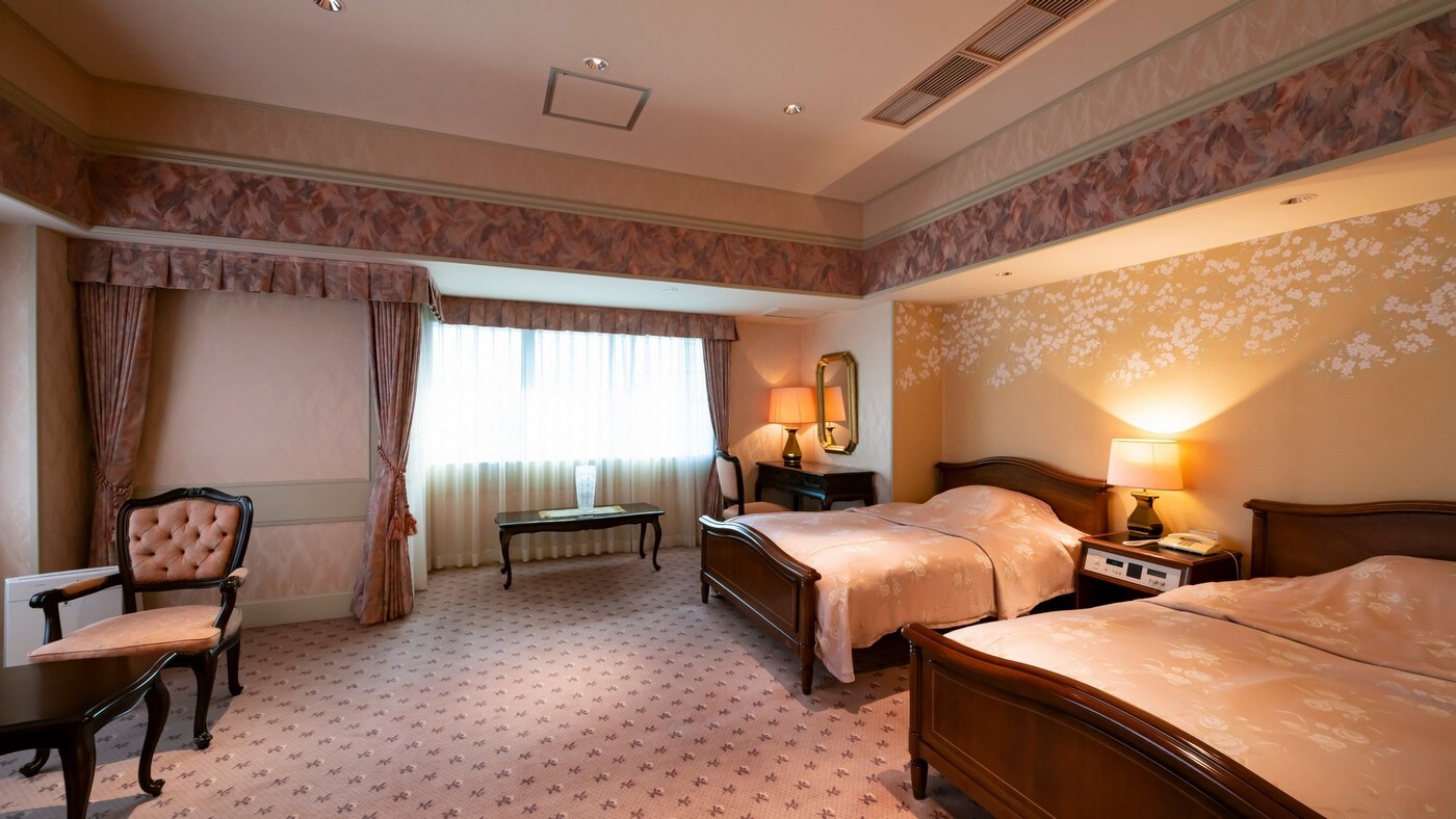 ×[West Wing Top Floor Twin] Bedroom