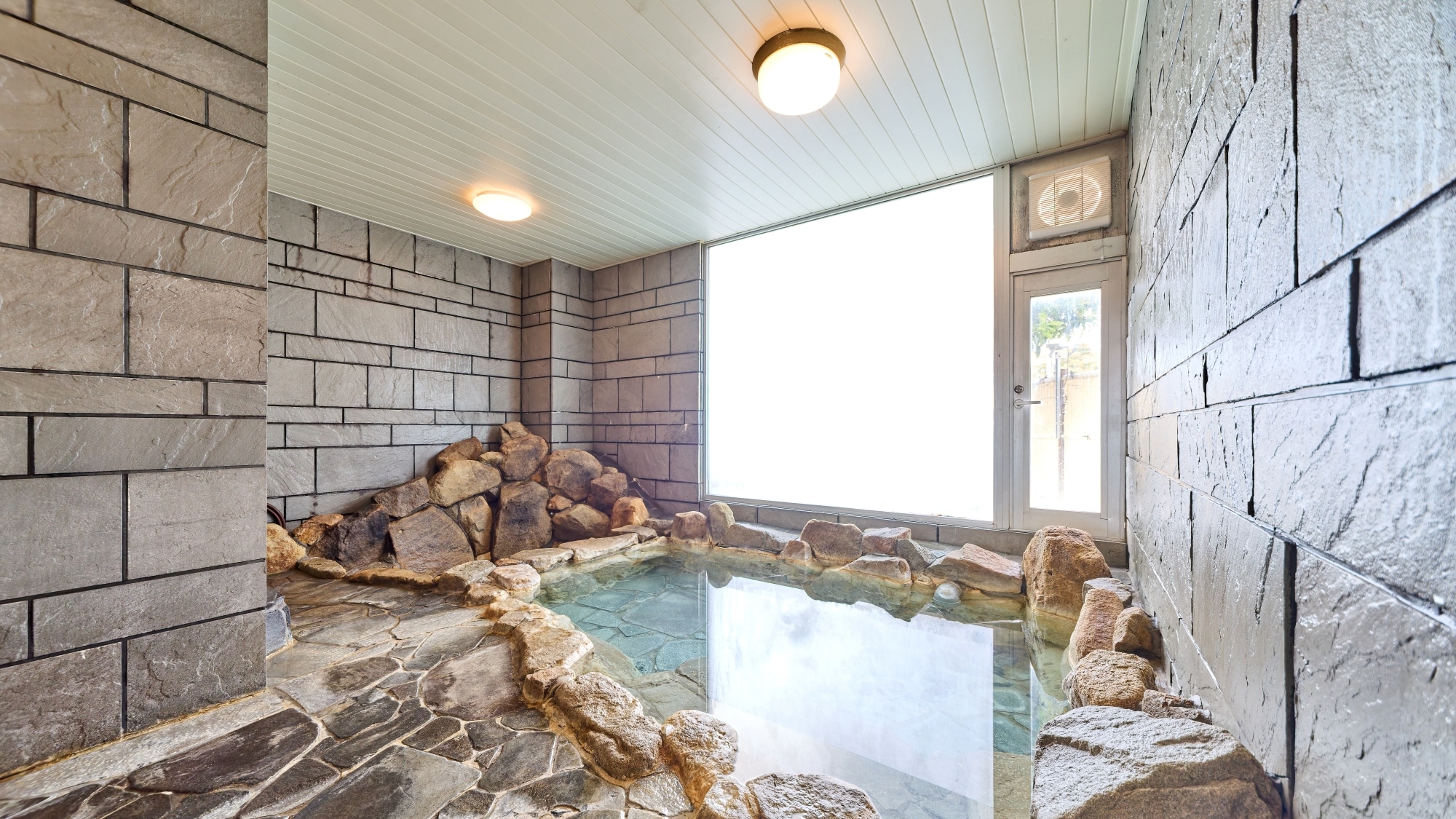*【私人家庭浴池範例】私人溫泉，您可以在這裡放鬆身心，享受舒緩的沐浴。