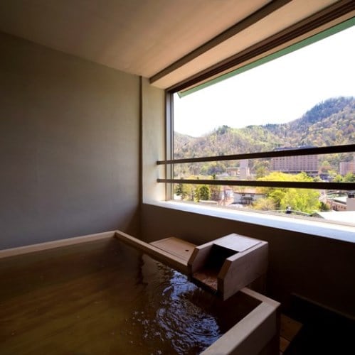 [Japanese-Western room with panoramic bath (75 square meters)]