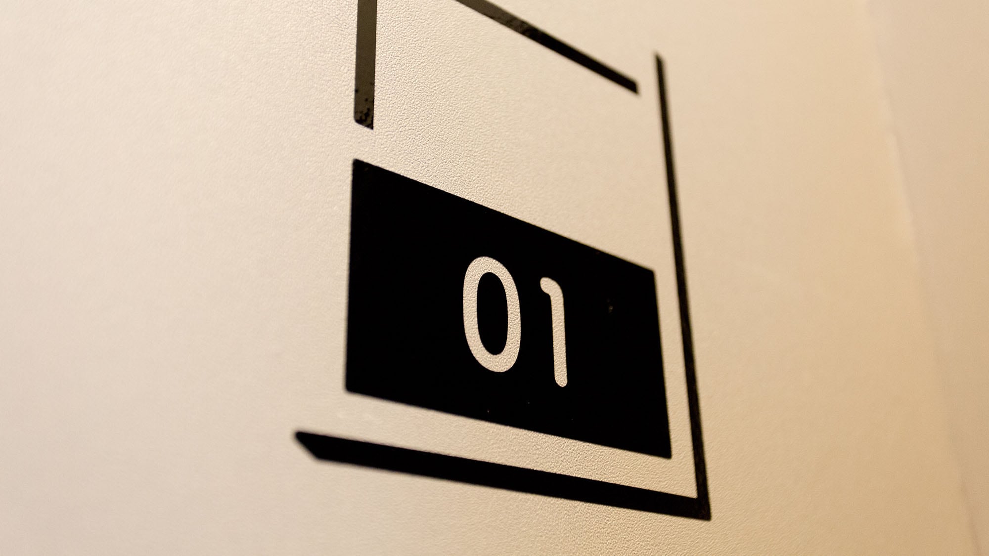 ・CLASSE-01／Room sign