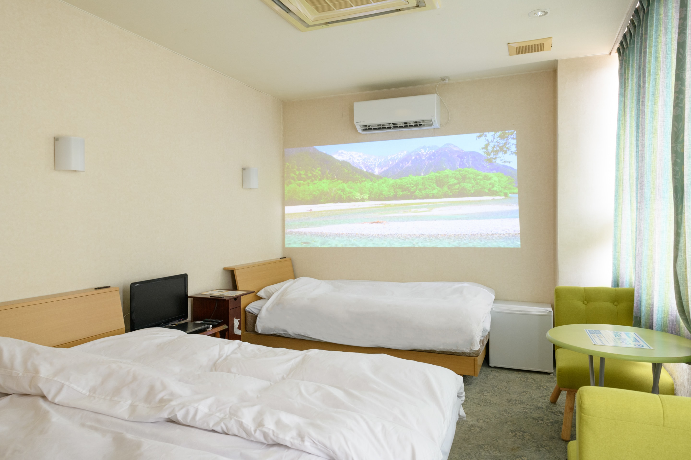 Twin room (no bath or toilet)