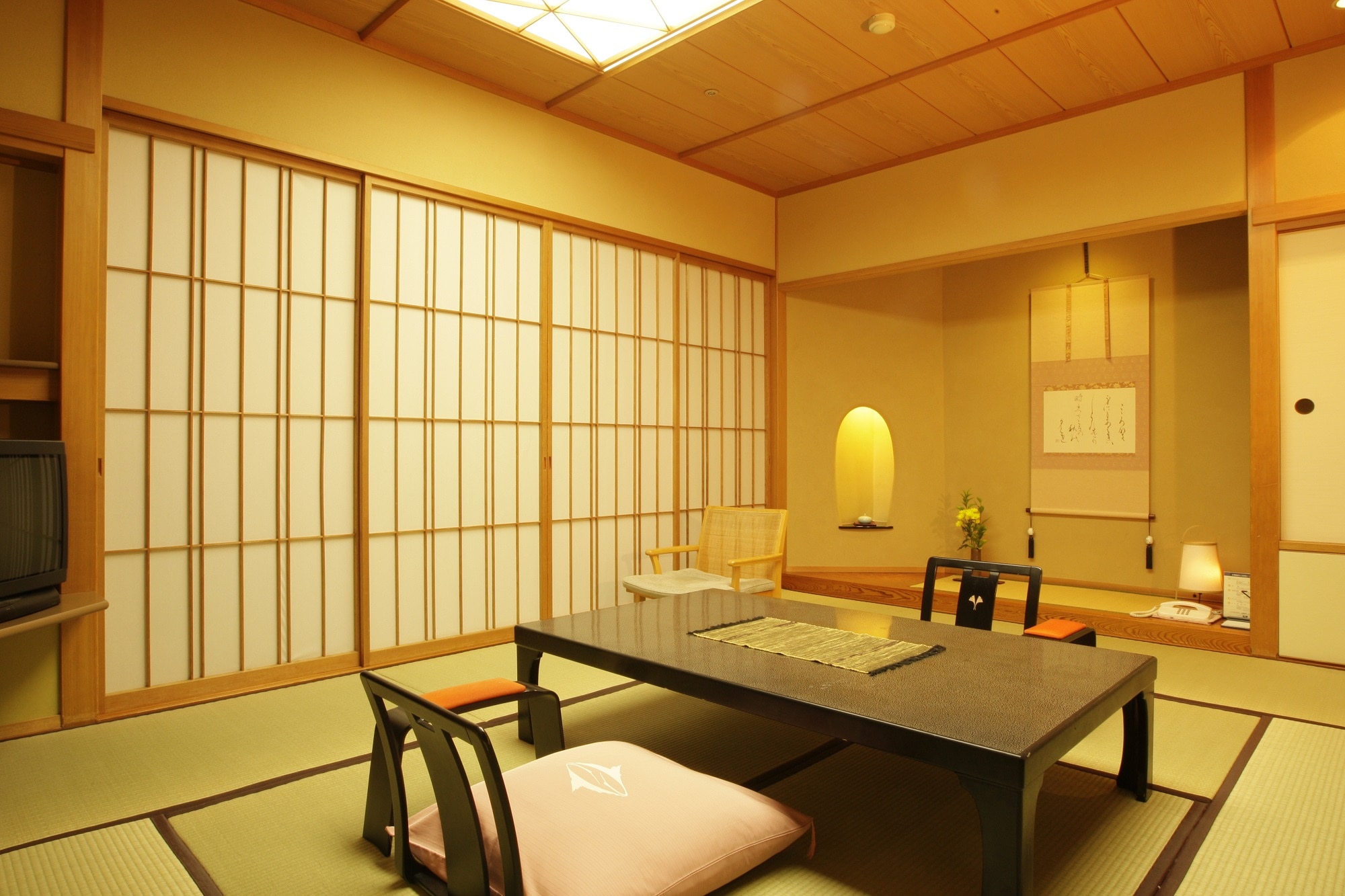 [Yamasuikan-Japanese-style room-]