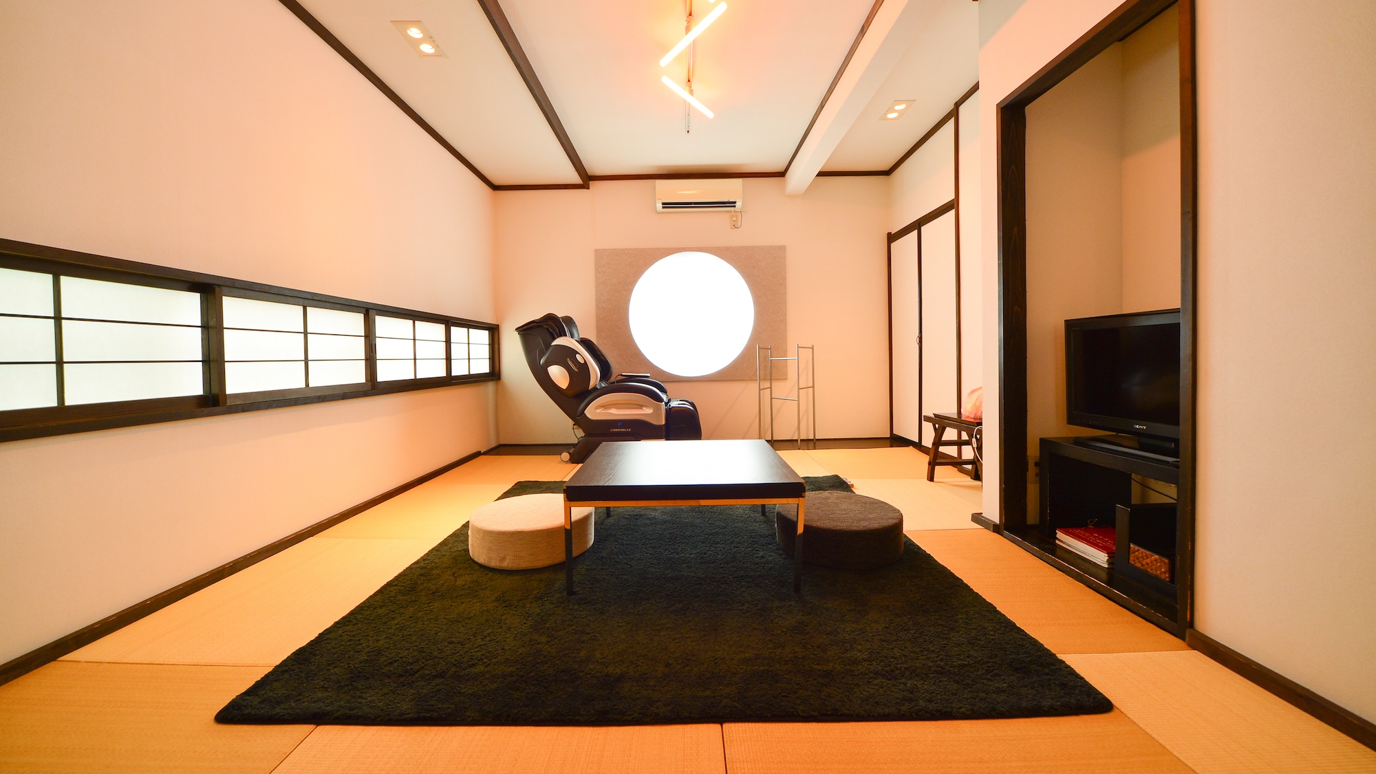 Kagirohi 日式和西式房间 设计师风格的日式房间 8 张榻榻米 + 卧室 8 张榻榻米