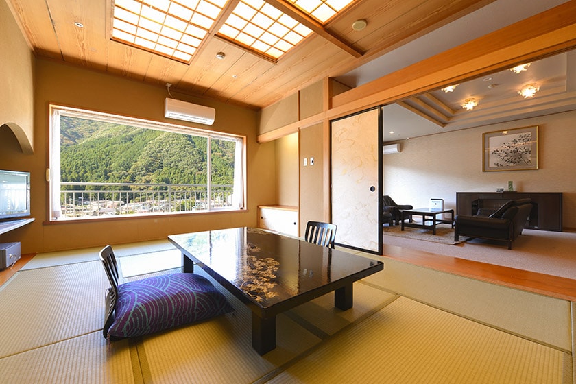 Suite, top floor, Japanese-Western style twin room with indoor bath (Hyakkakan)