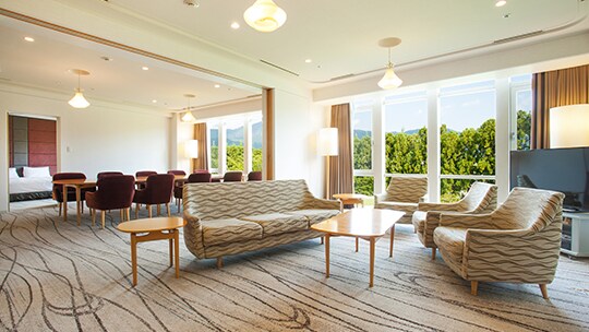 ฟอเรสต์ ฟลอร์ แกรนด์ สวีท