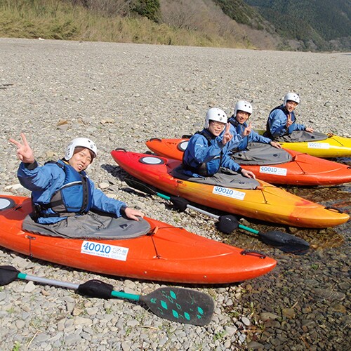 Pakaian selam tersedia untuk disewa gratis selama musim dingin! Di sini kita mulai♪