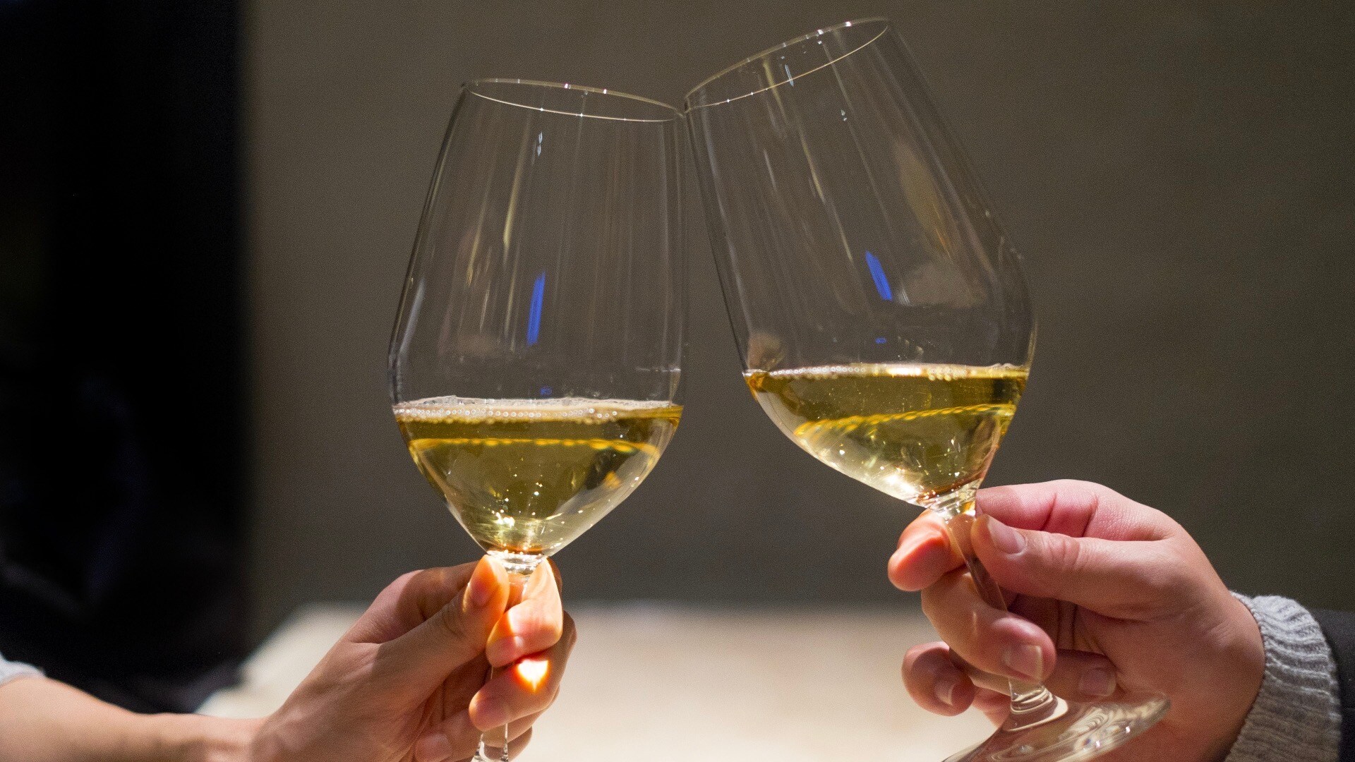 Cheers with wine ♪