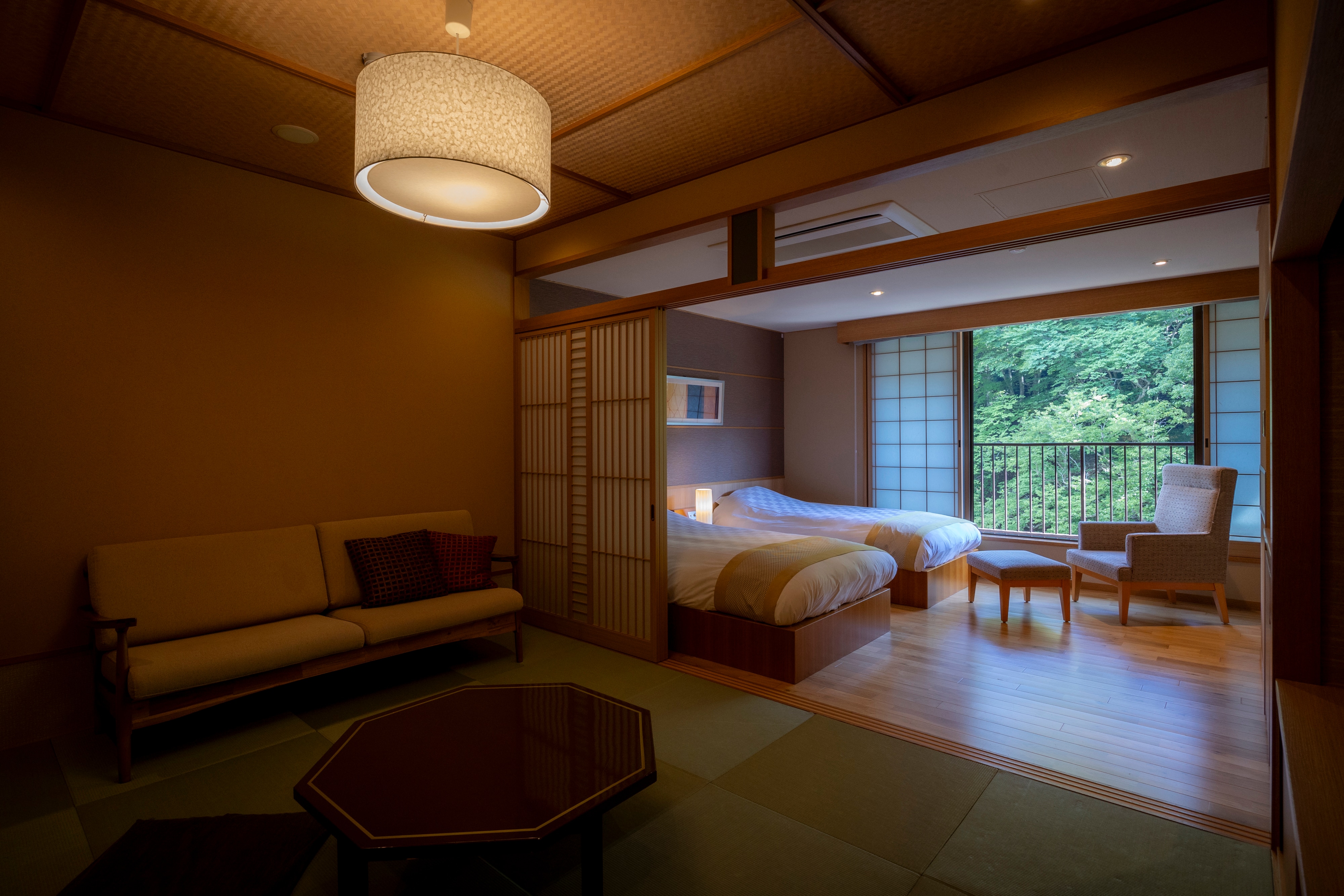 Modern Japanese-Western room, 16 tatami mats [Kai]