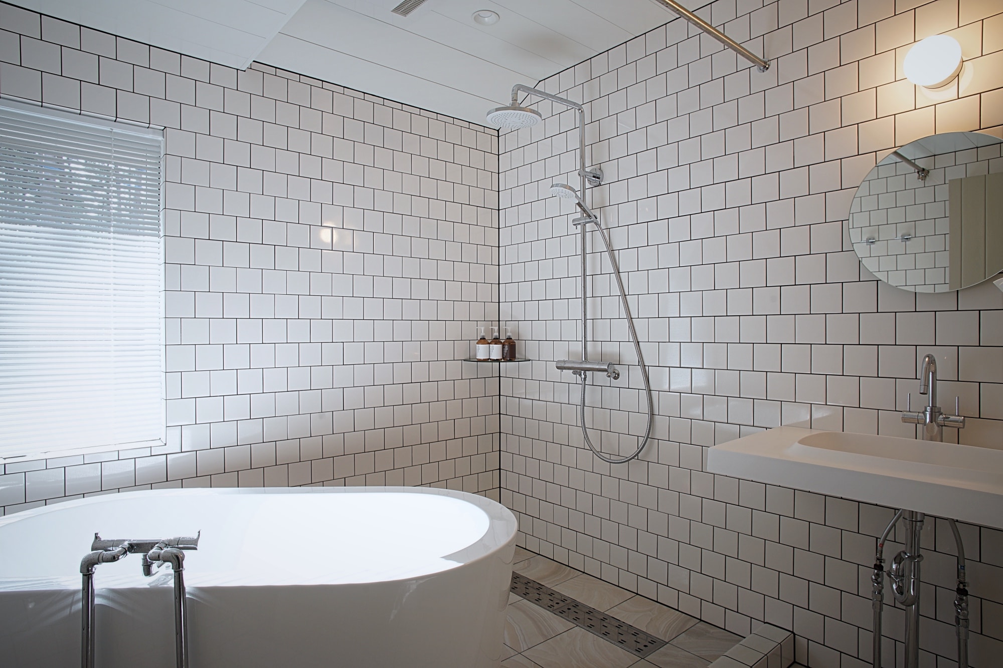 Bathroom (Blue Room)