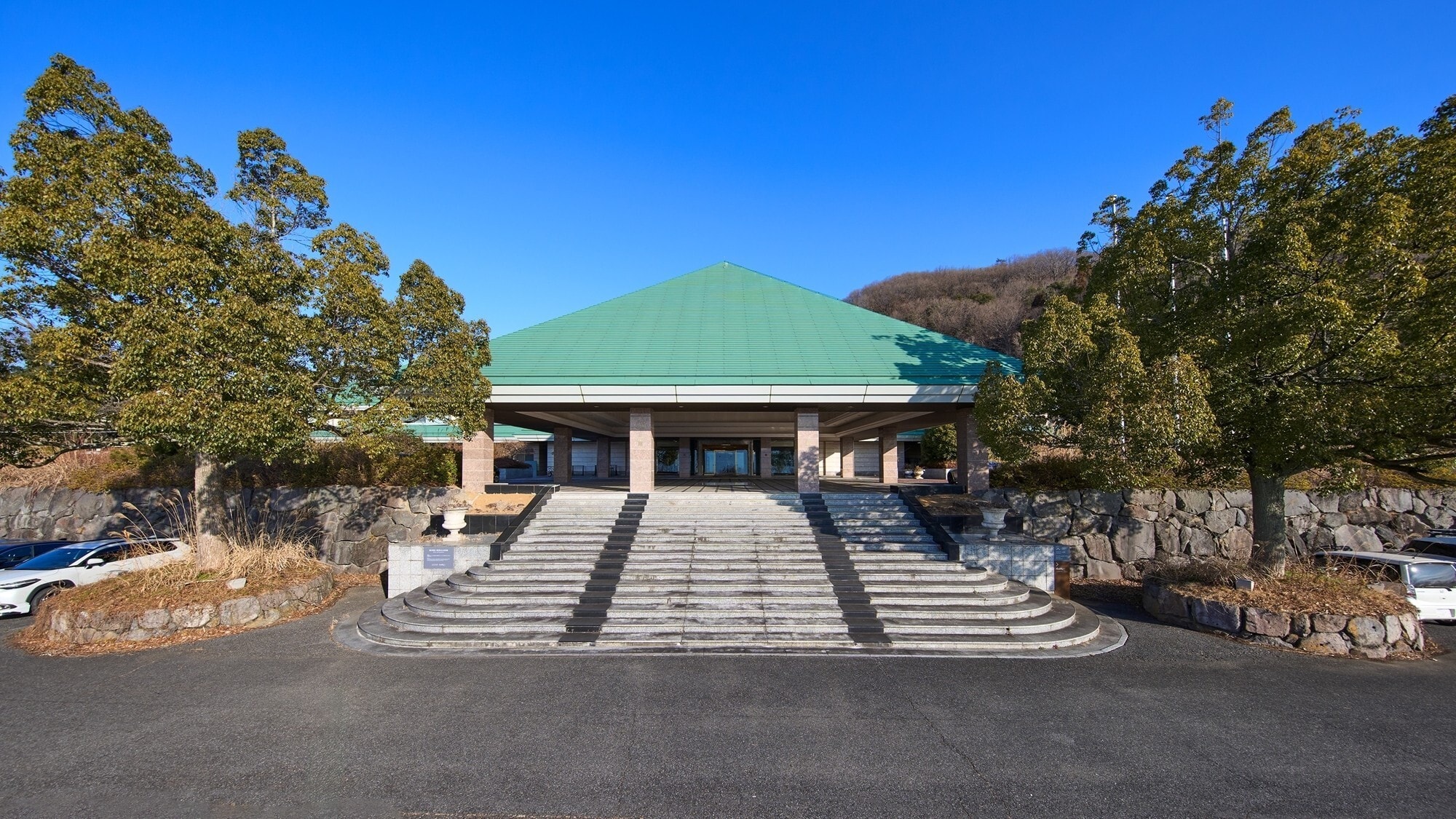 [Exterior] The hotel is located in a place where you can enjoy the magnificent scenery of Chichibu and Nagatoro.