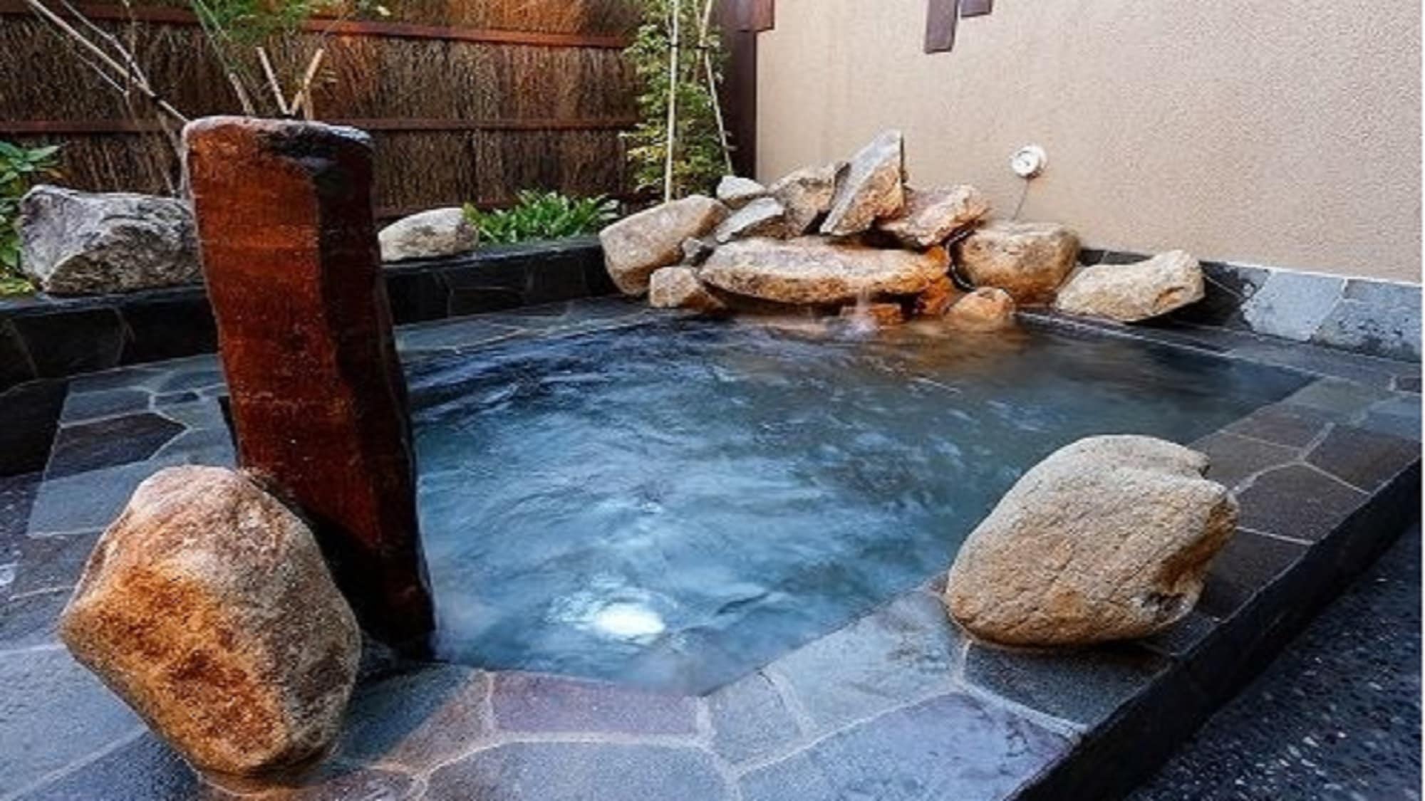 ◆ [Men] Open-air bath (hot water temperature 41-42 ℃)