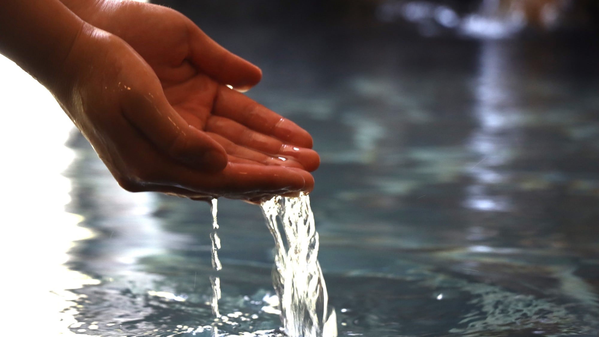 No heating or water is added. You can enjoy the hot spring water as it is at the source.