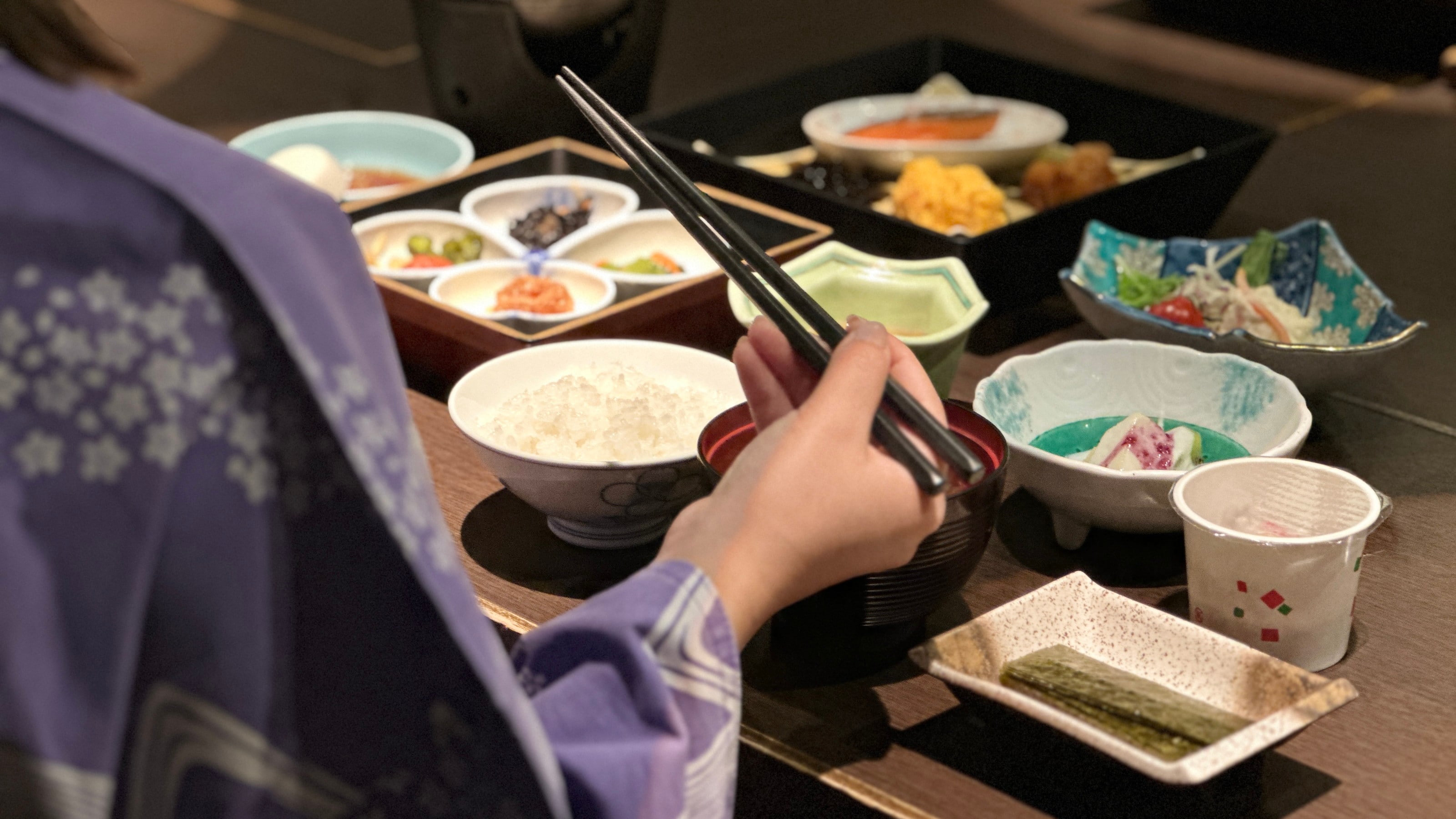 [Bữa sáng] Chúng tôi có các món ăn kèm rất phù hợp với cơm.