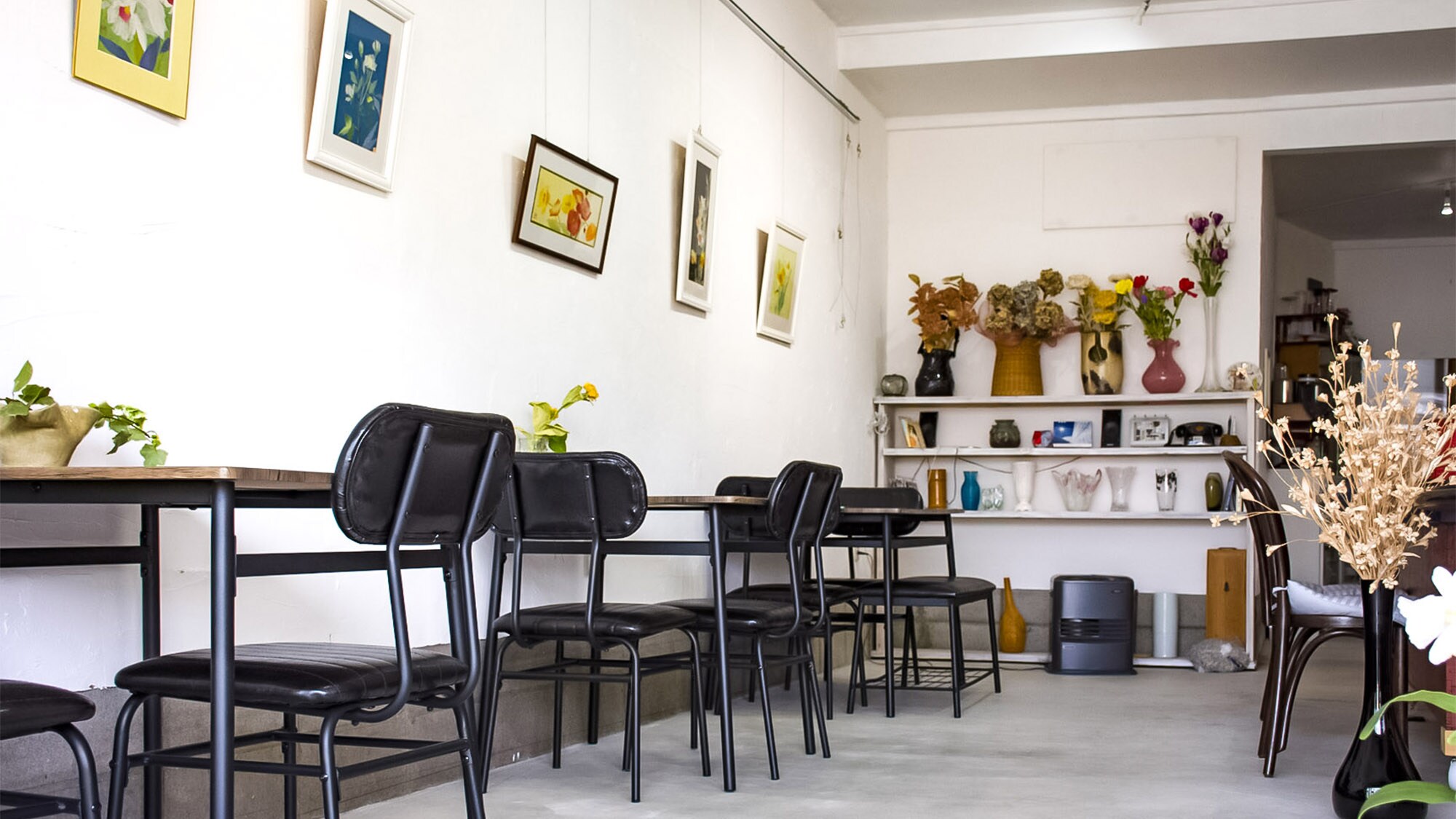 ・<1F free space> Enjoy it as a cafe during the day and a place to relax in the evening