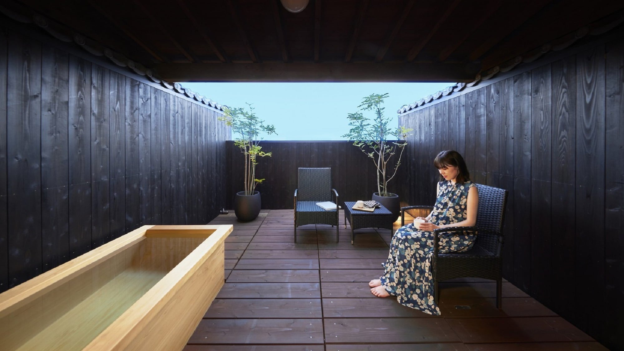 [Guest room] Hinoki cypress guest room with open-air bath