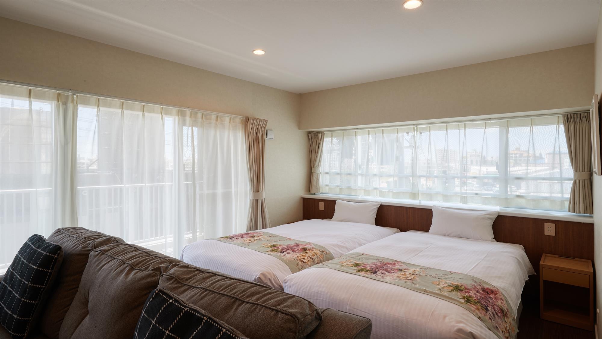 Twin bedroom