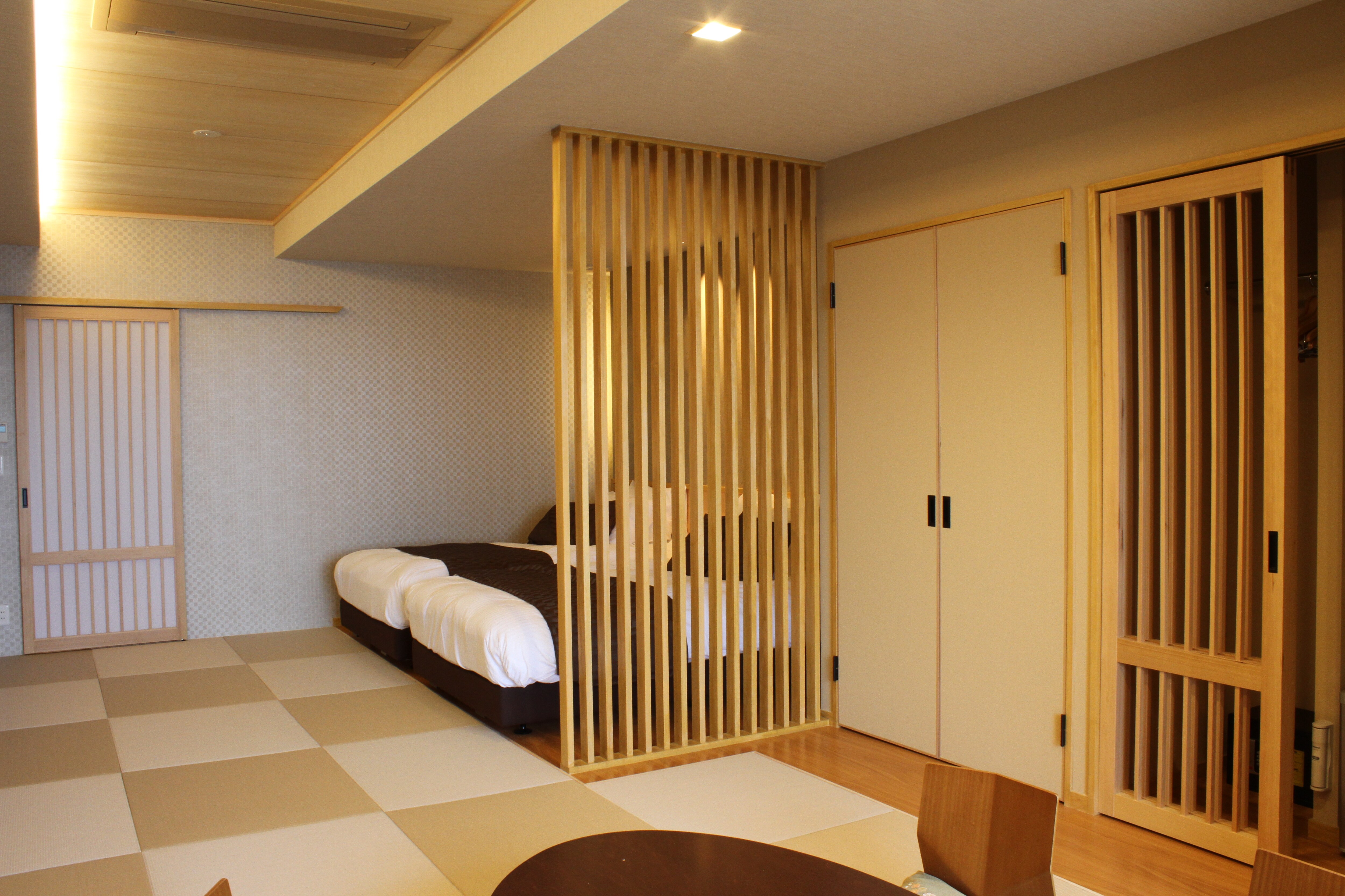 Japanese-Western style room with open-air bath in the main building