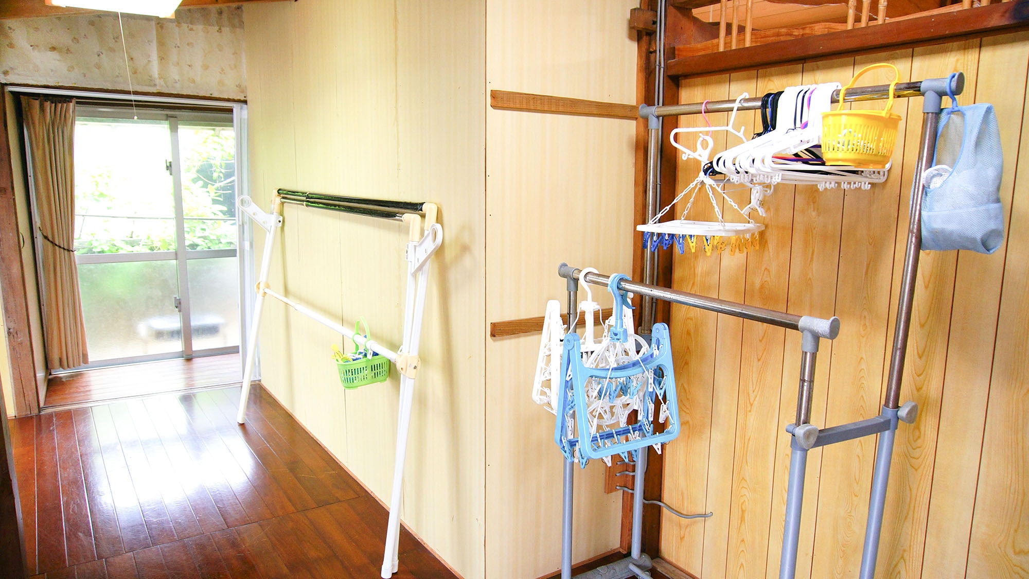 ・Main building laundry hangers: No need to worry about having space to dry your laundry even if you do a lot of laundry at once
