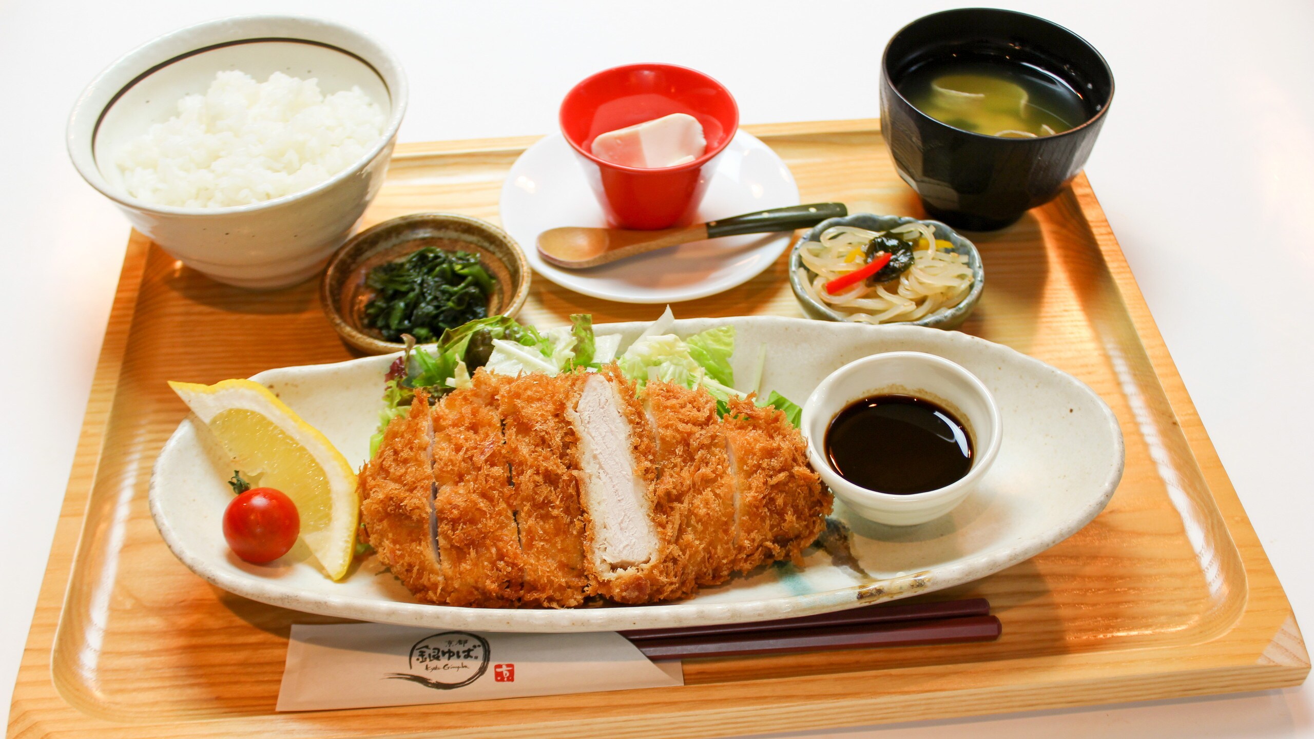 [Easy dinner] Pork cutlet set meal