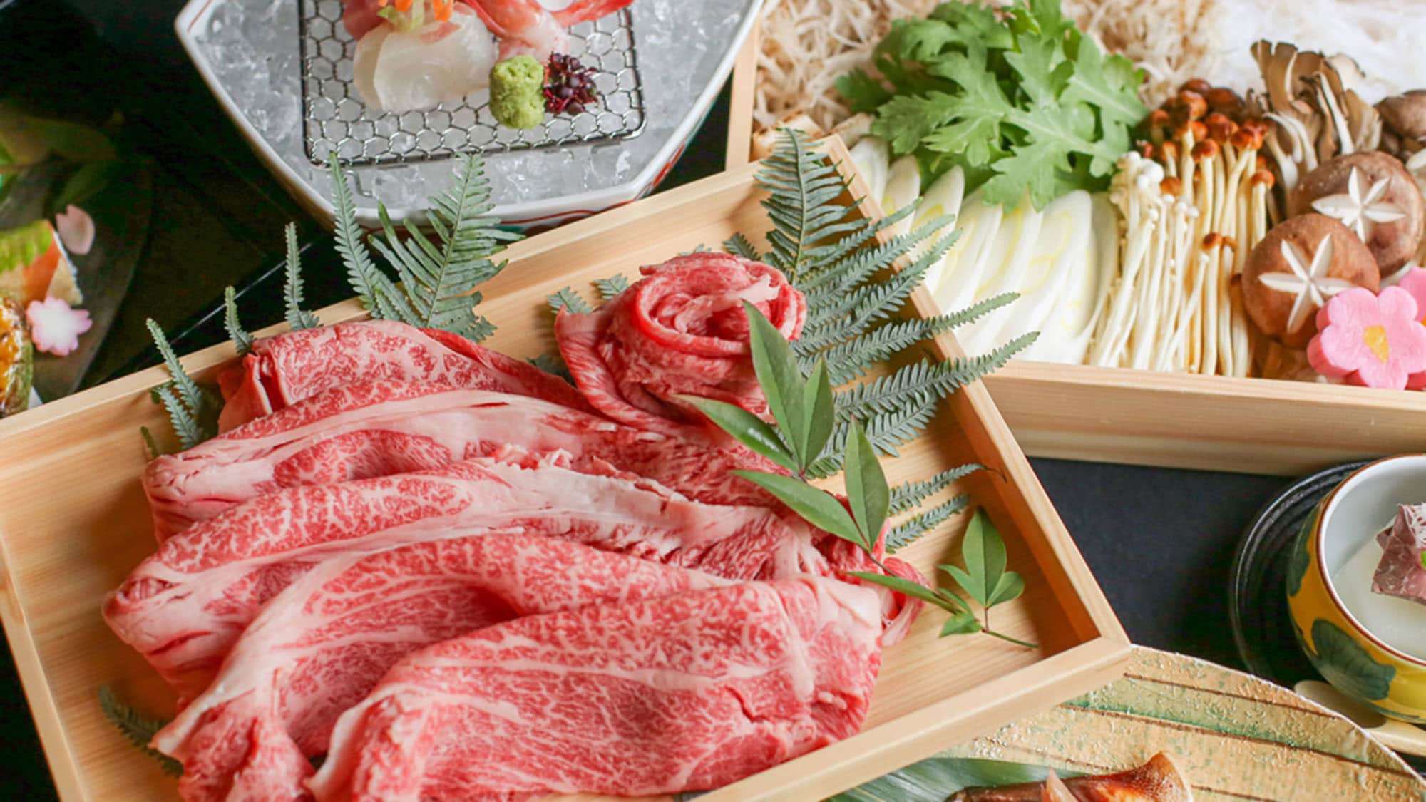 ・Wakasa Beef Sukiyaki Course / Blessings of the Land! Enjoy some luxurious meat