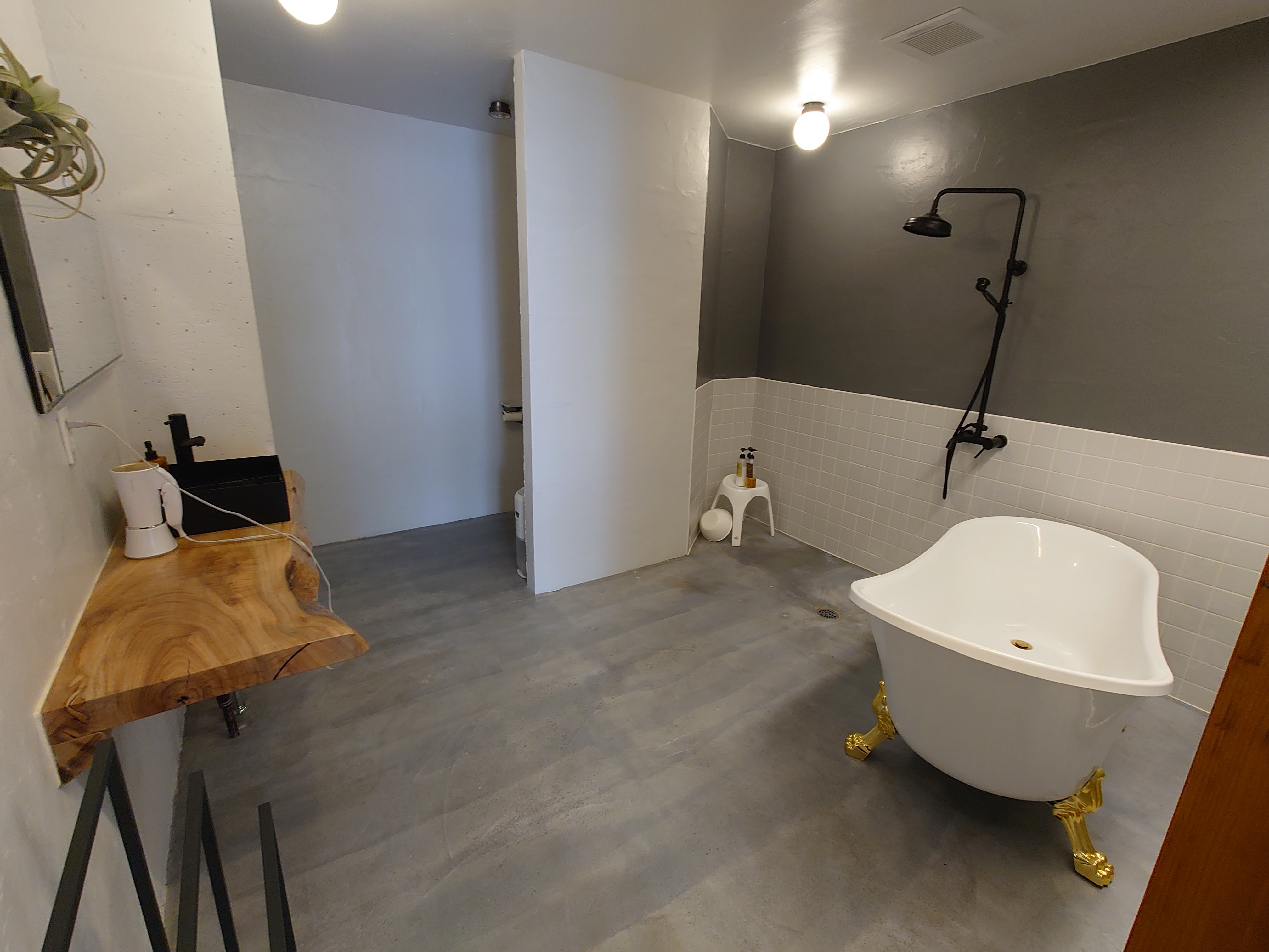 3F bathtub