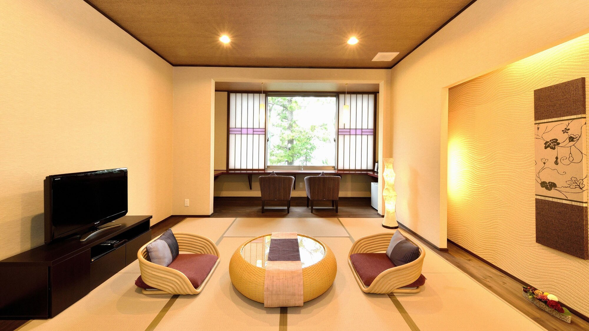 ・[Modern Japanese style room, Koi Akari no Ma, Japanese style room] 10 tatami Japanese style room with ocean view overlooking Ise Bay on the 3rd floor