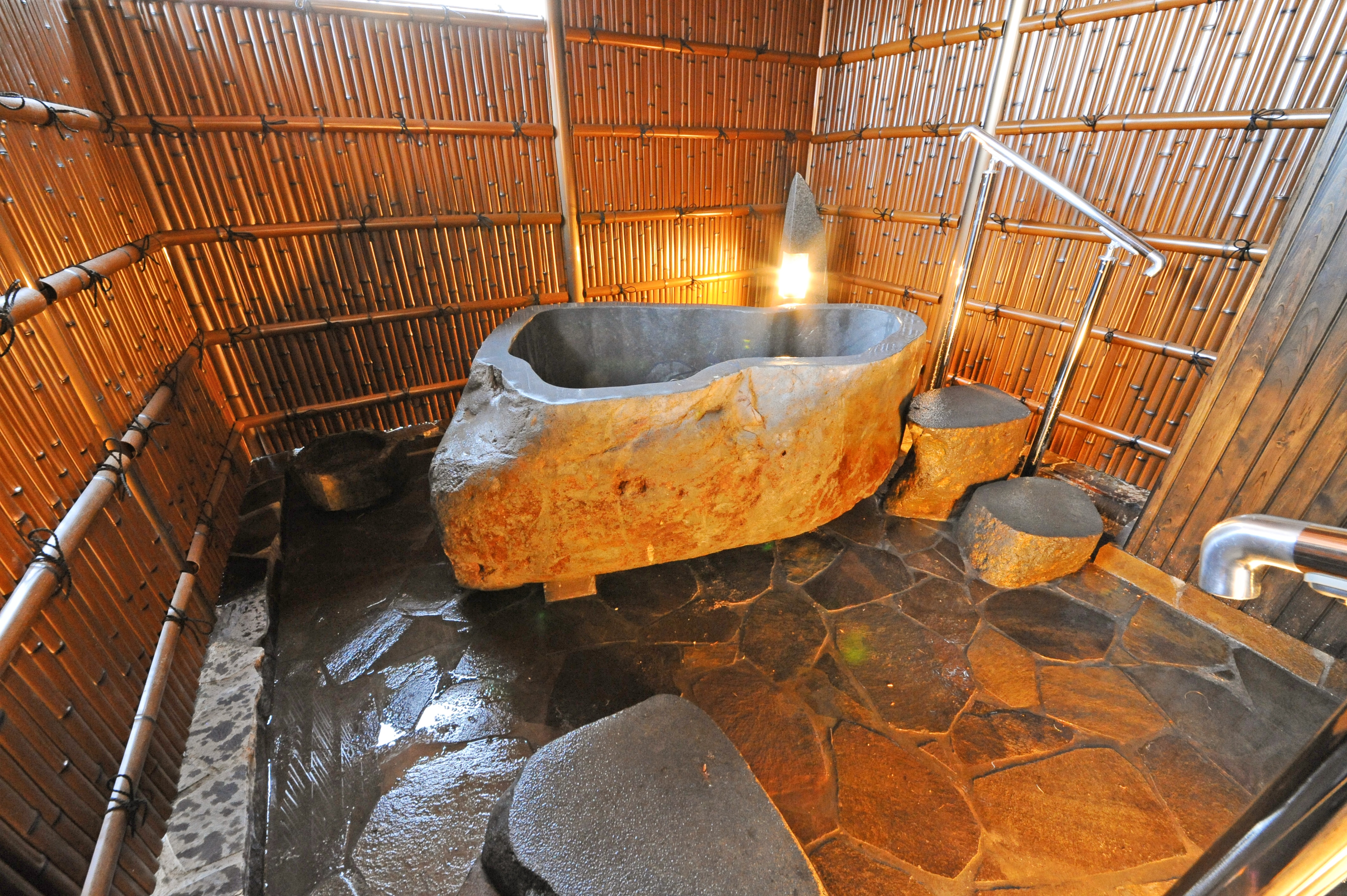 Open-air bath